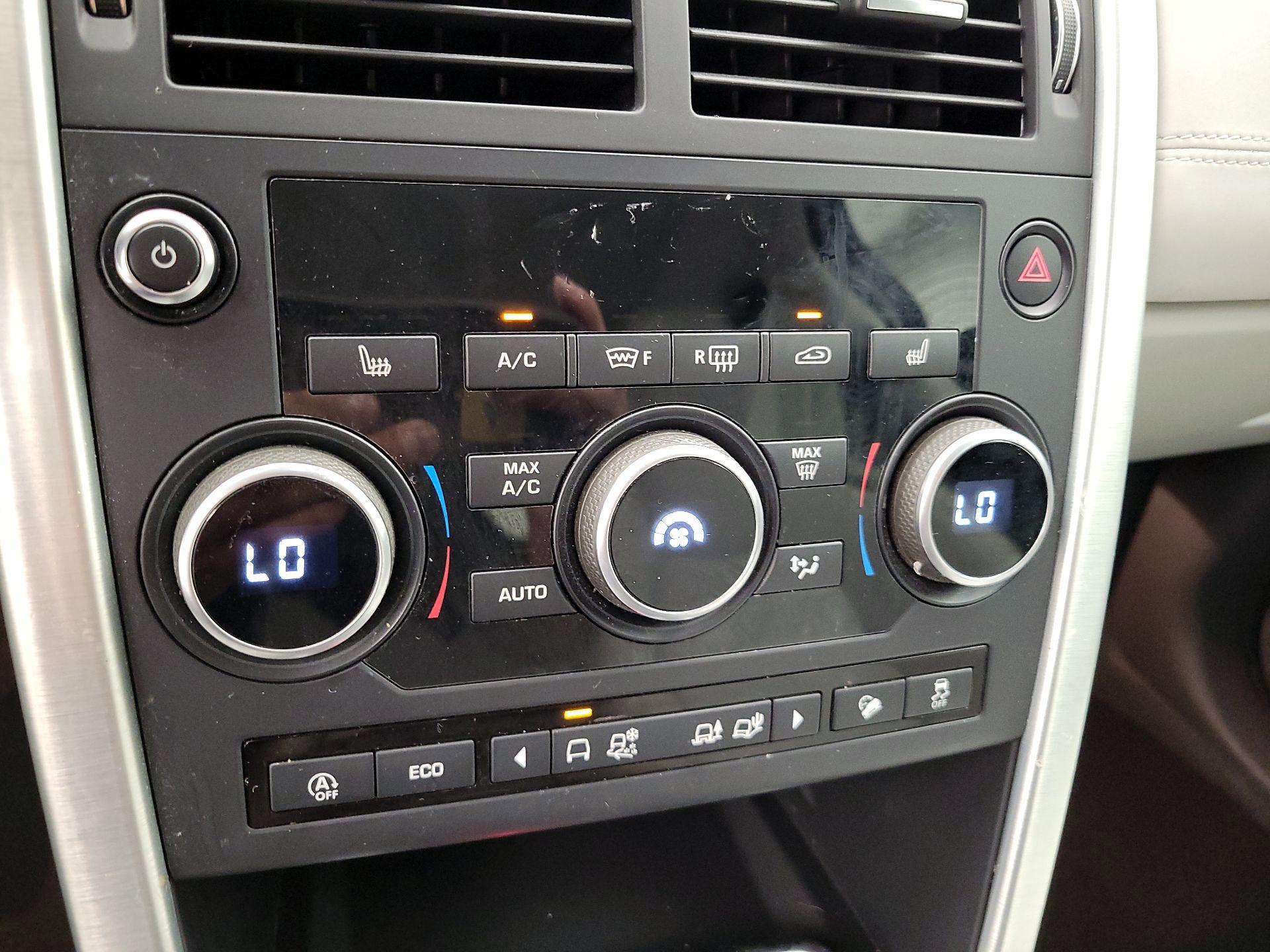 Thumbnail: 2019 Land Rover Discovery Sport - 16