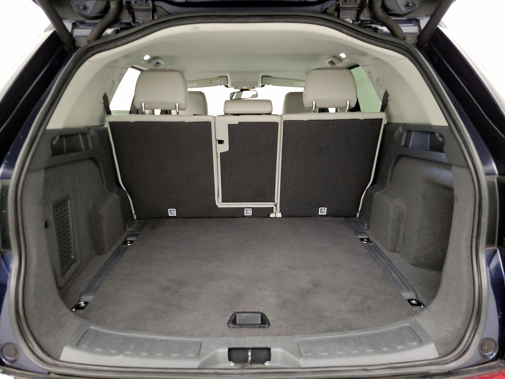 Thumbnail: 2019 Land Rover Discovery Sport - 20