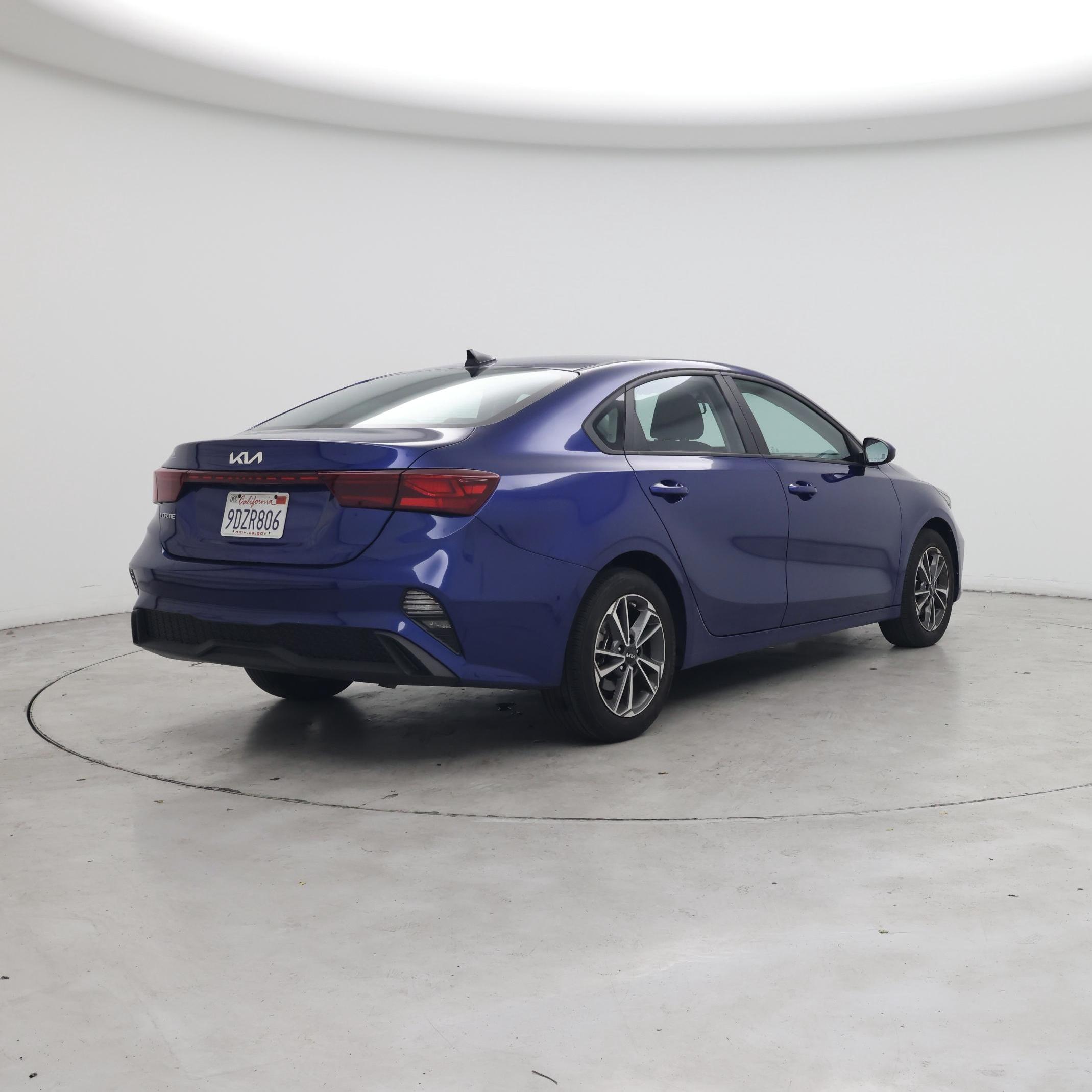 Thumbnail: 2023 Kia Forte - 8