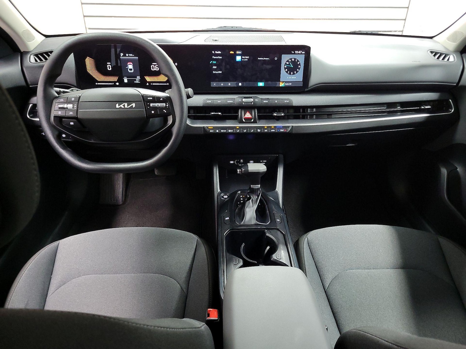 2025 Kia K4 LXS - Photo 10