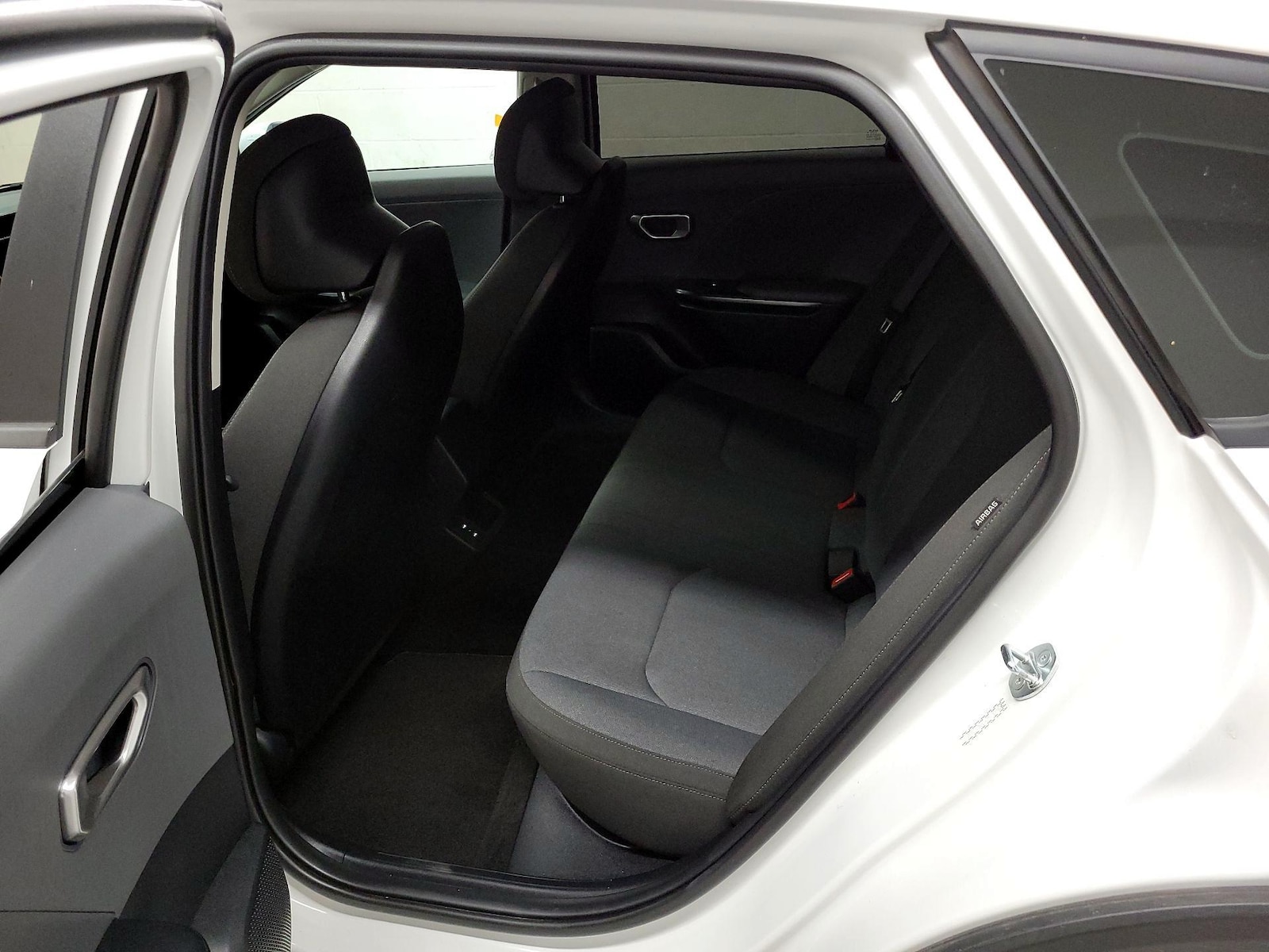 2025 Kia K4 LXS - Photo 20