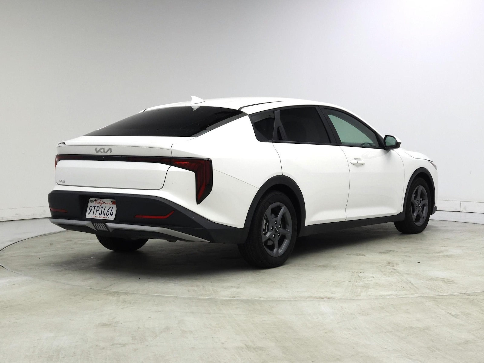 2025 Kia K4 LXS - Photo 9