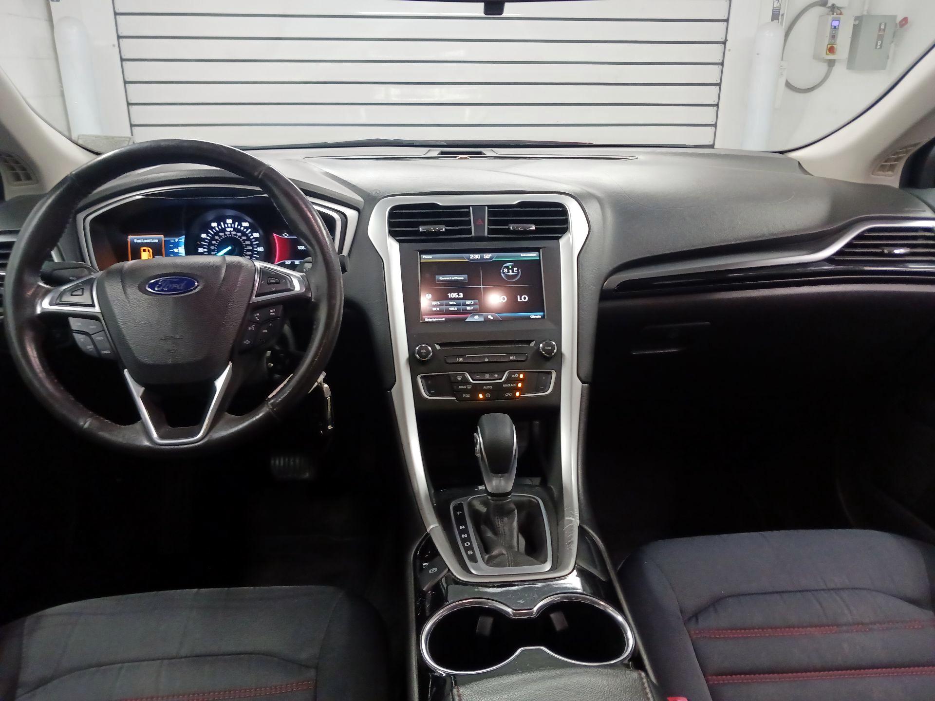 Thumbnail: 2016 Ford Fusion - 9