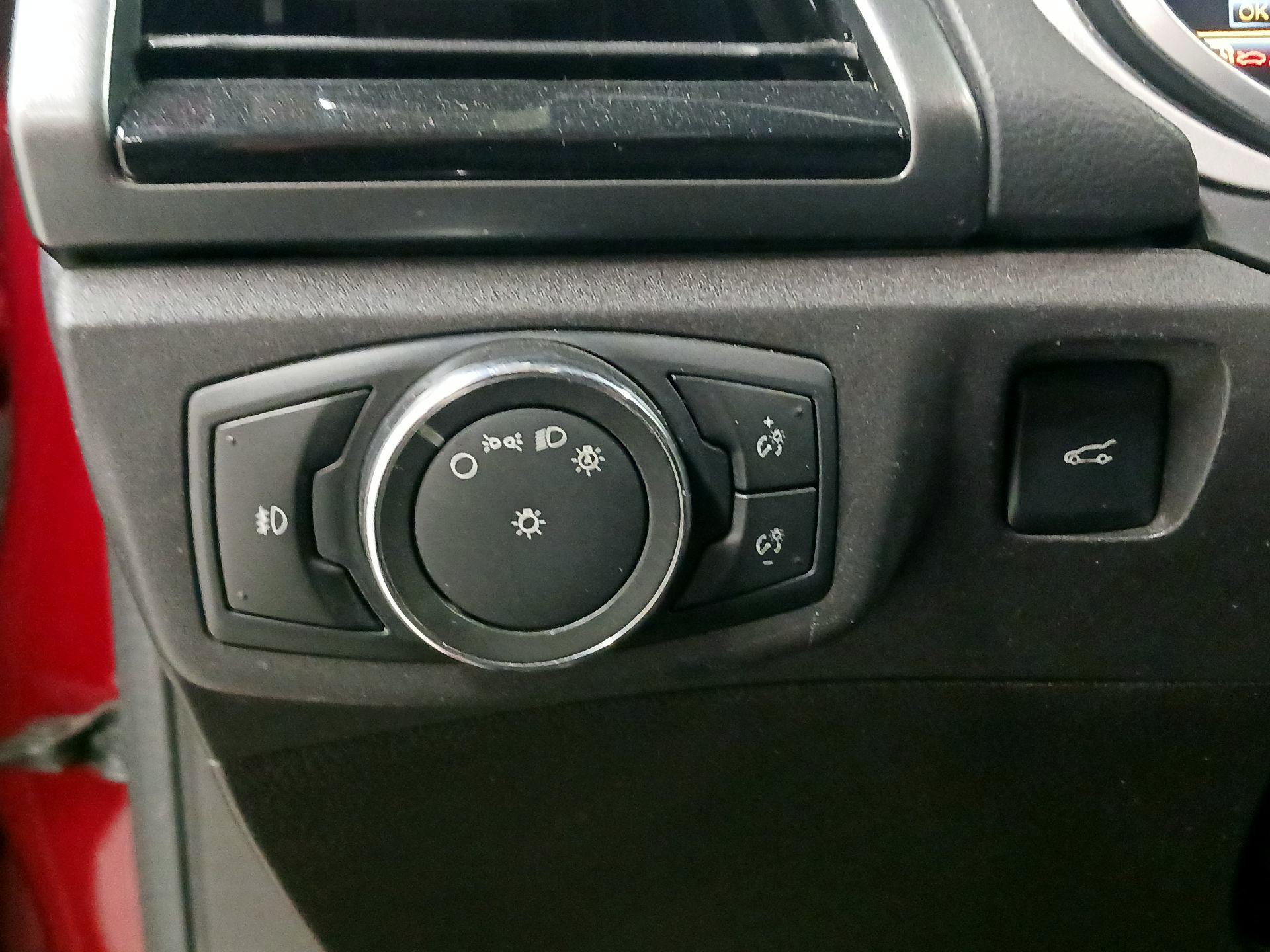 Thumbnail: 2016 Ford Fusion - 13