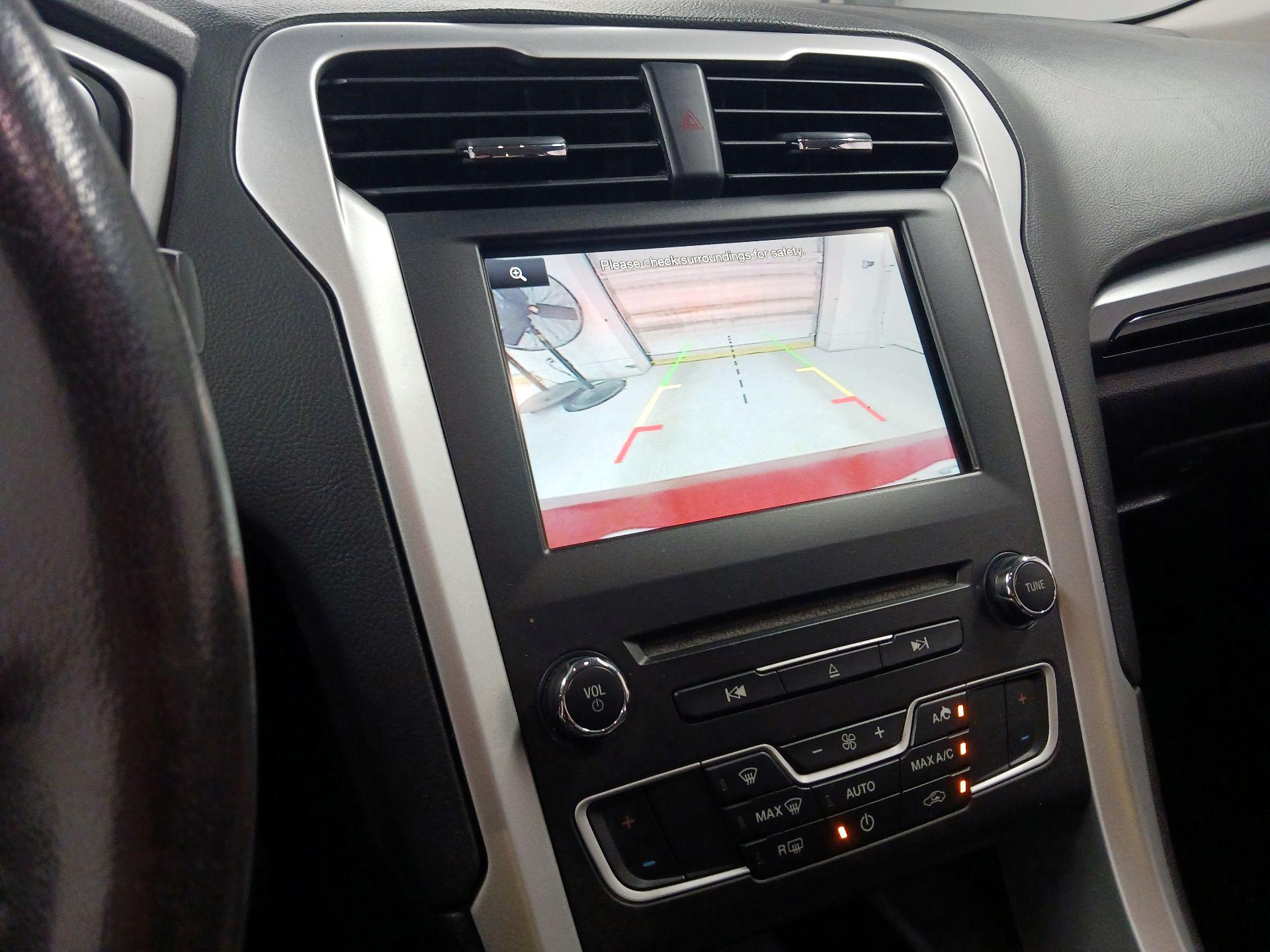 Thumbnail: 2016 Ford Fusion - 14