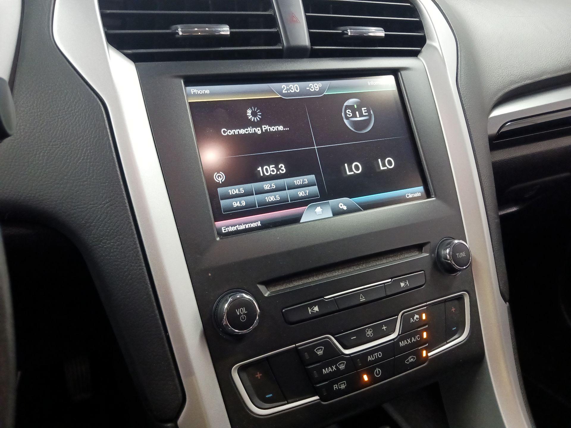 Thumbnail: 2016 Ford Fusion - 15