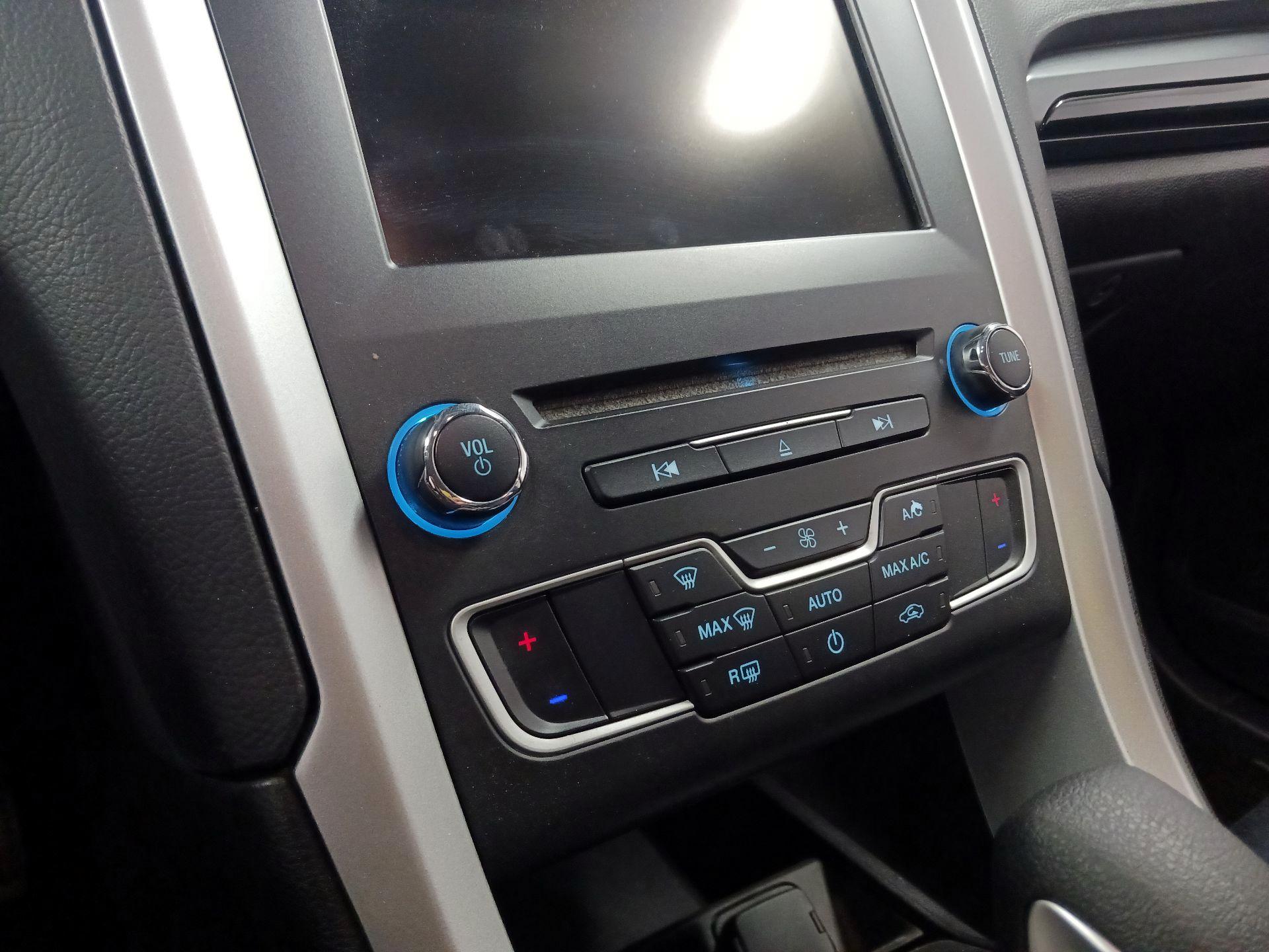 Thumbnail: 2016 Ford Fusion - 16