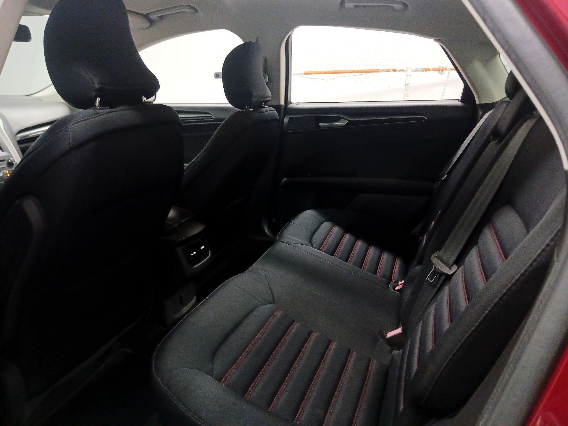 Thumbnail: 2016 Ford Fusion - 18