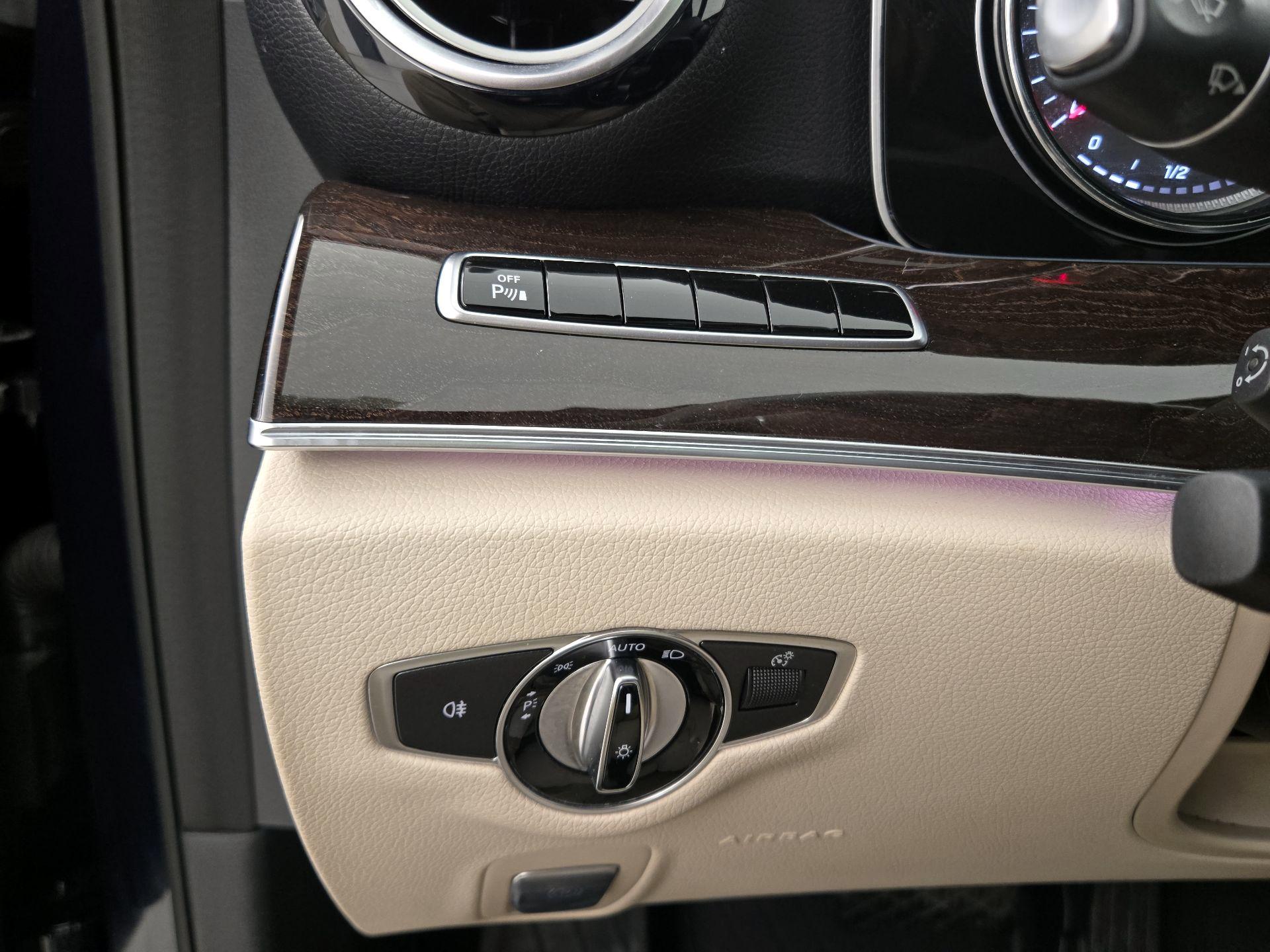 Thumbnail: 2017 Mercedes-Benz E-Class - 13