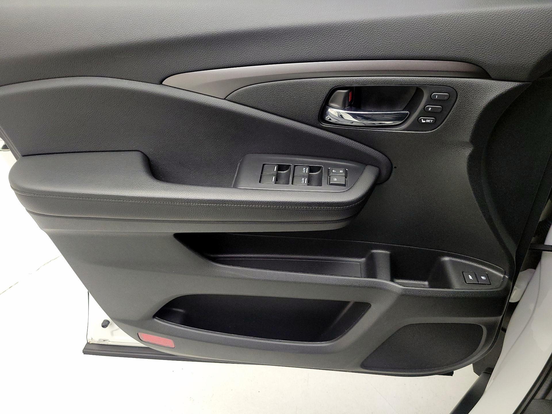Thumbnail: 2021 Honda Pilot - 10