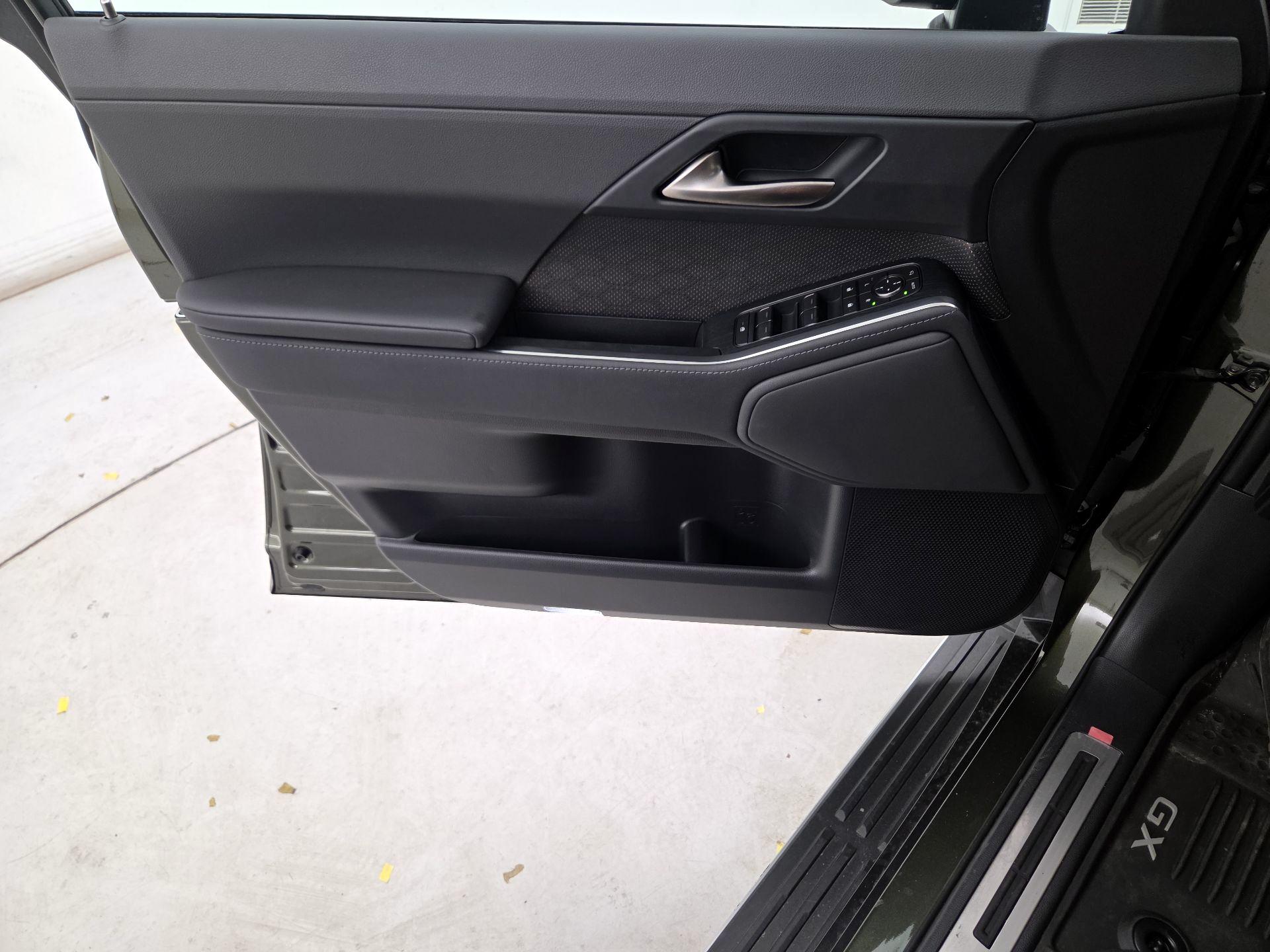 Thumbnail: 2025 Lexus GX - 10