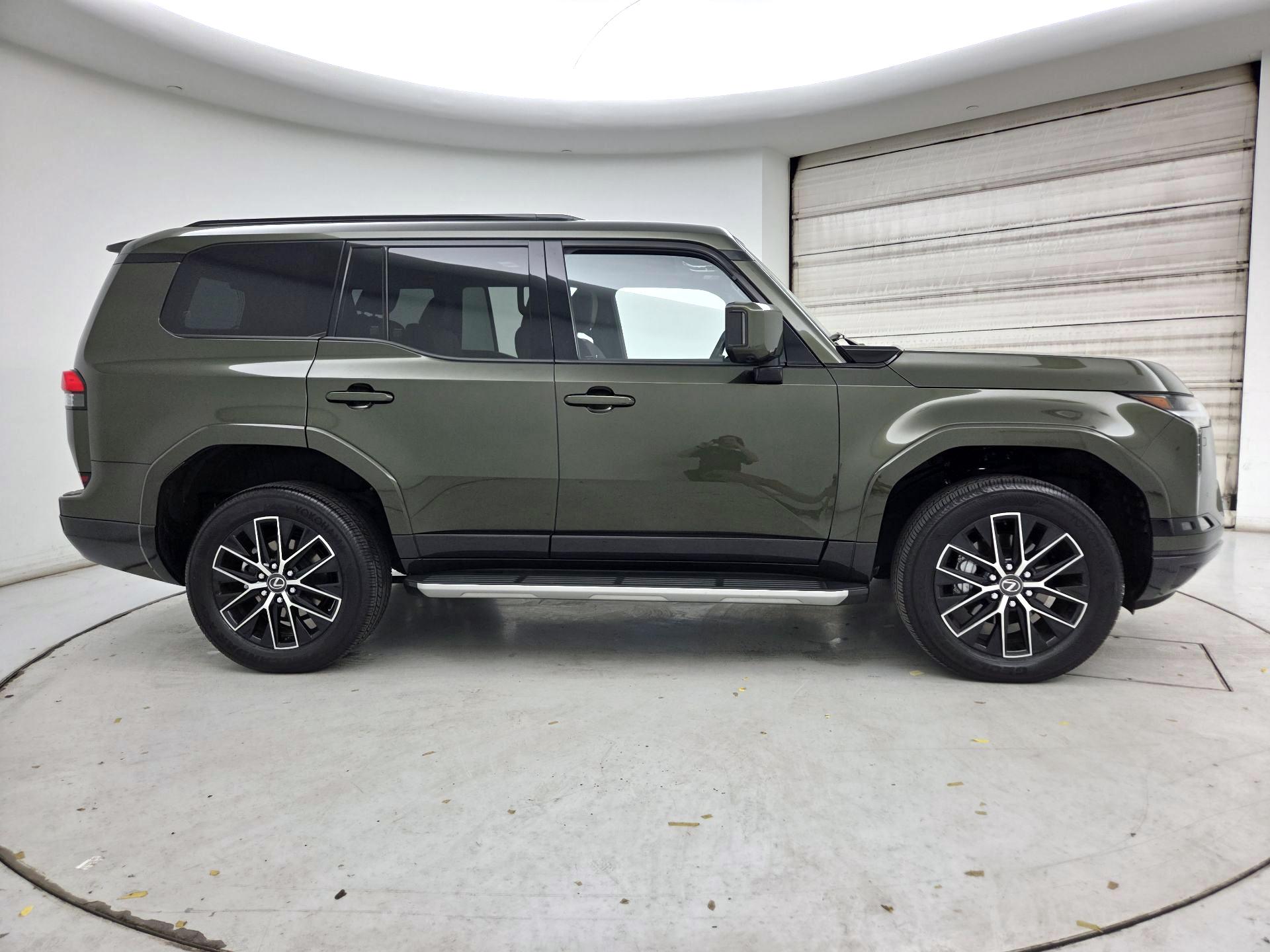 Thumbnail: 2025 Lexus GX - 4