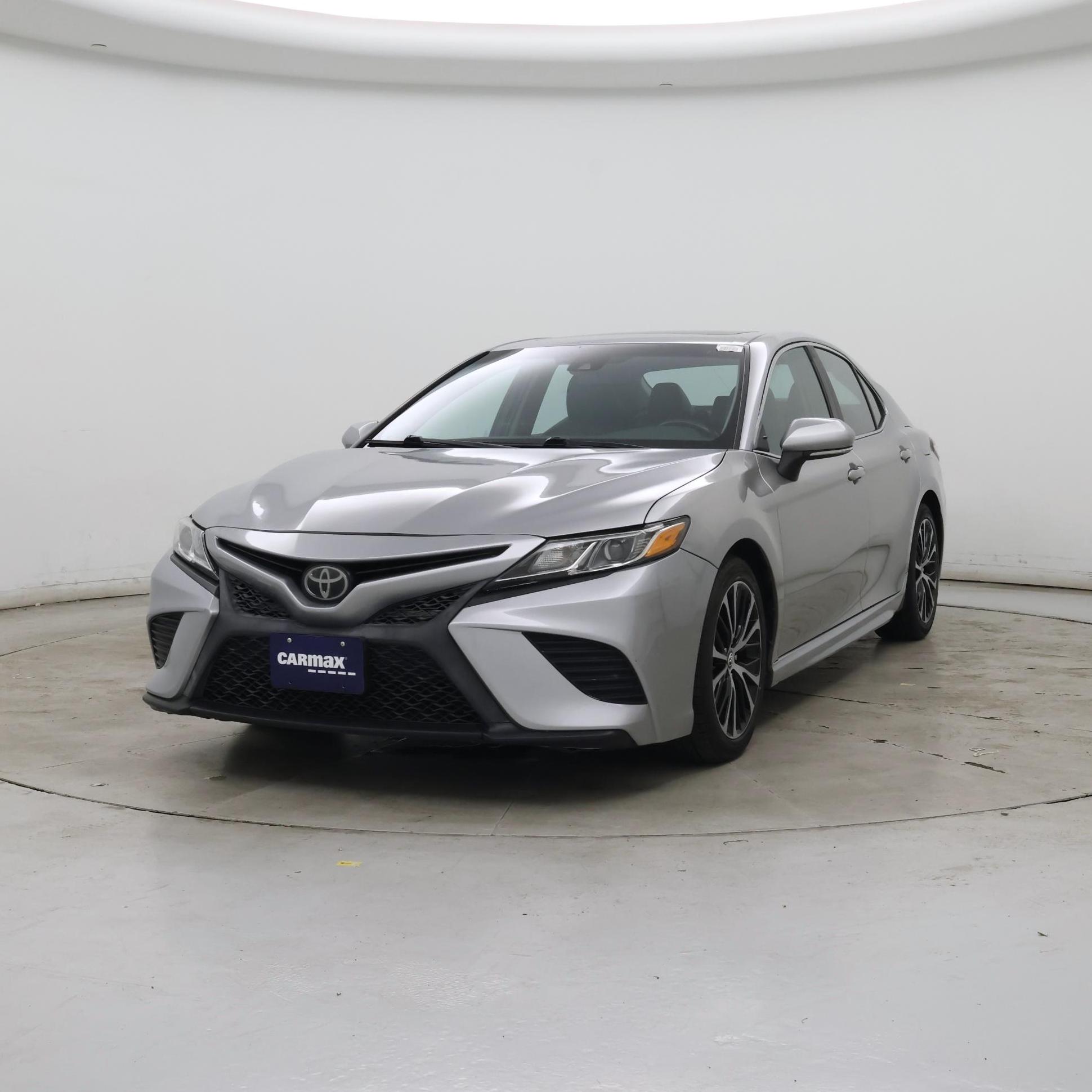 Thumbnail: 2018 Toyota Camry - 4