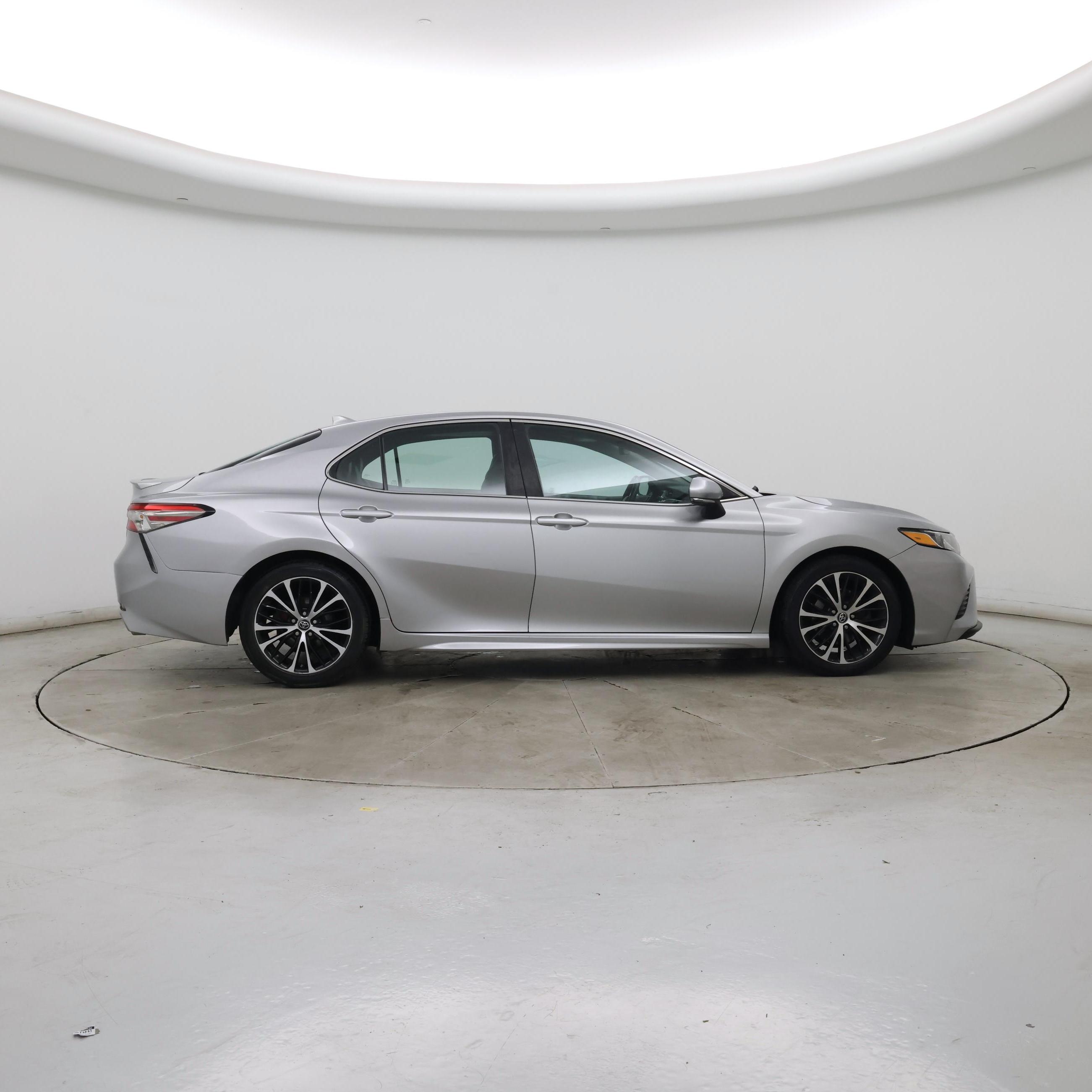 Thumbnail: 2018 Toyota Camry - 7