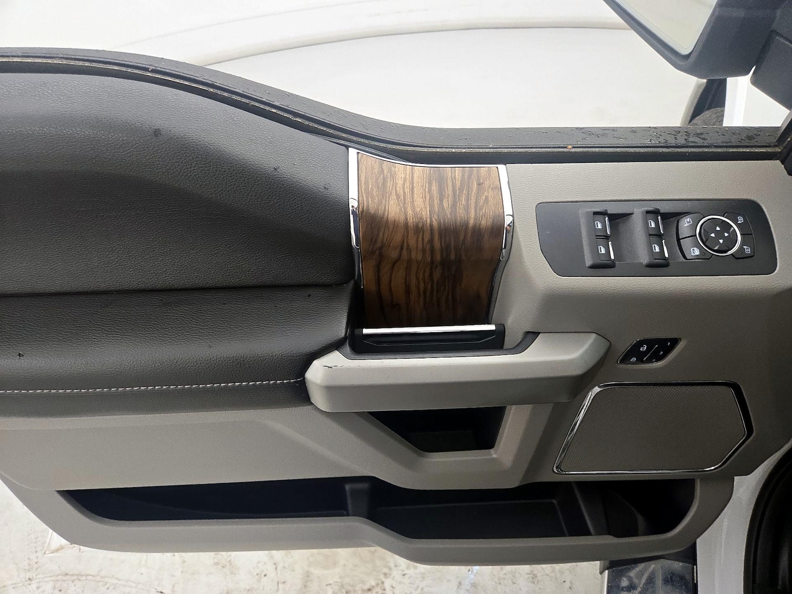 2018 Ford F-150 Lariat - Photo 13