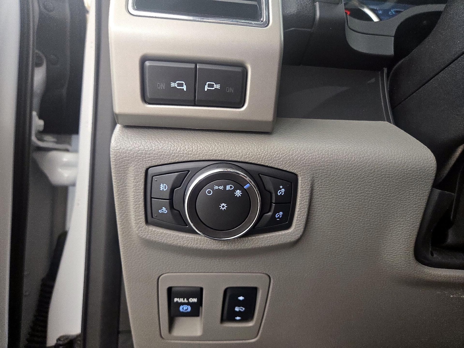 2018 Ford F-150 Lariat - Photo 14