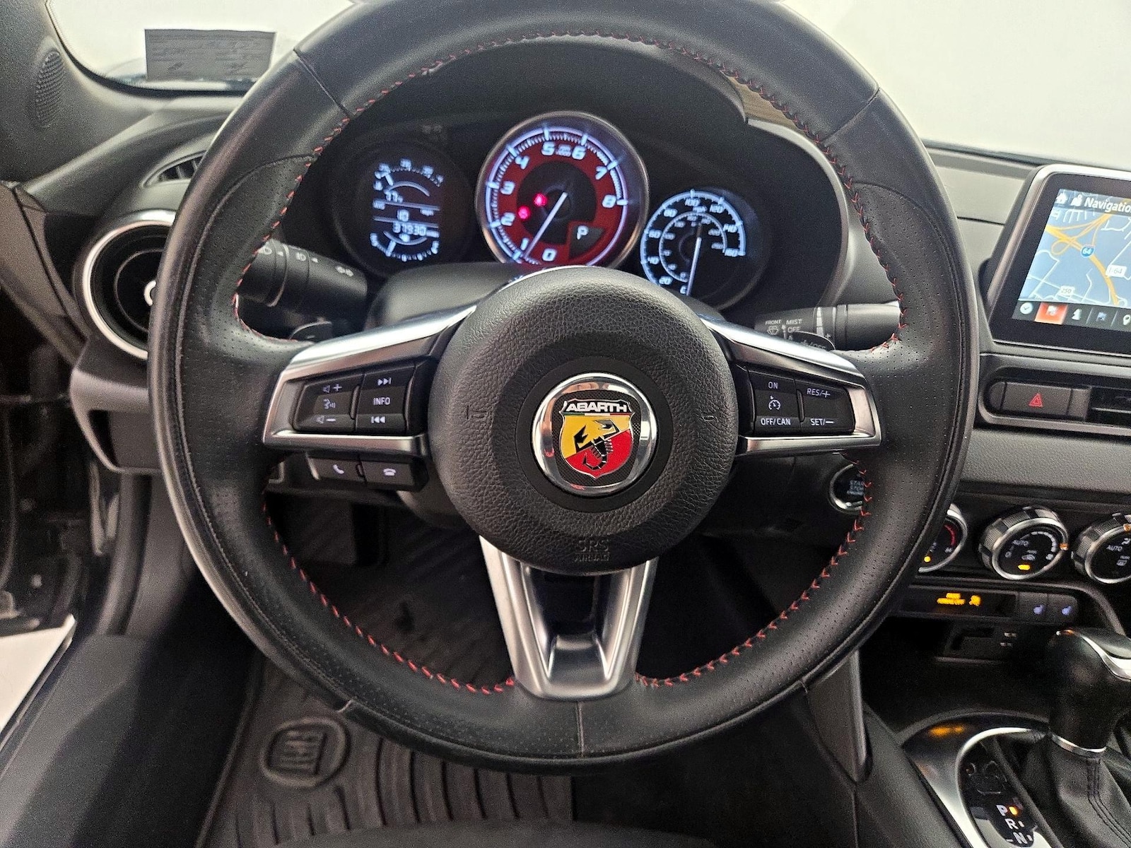 2019 FIAT 124 Spider Abarth - Photo 11