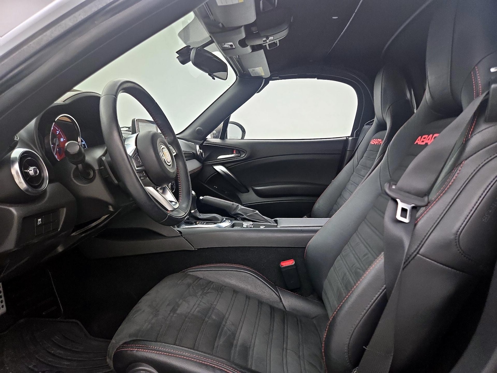 2019 FIAT 124 Spider Abarth - Photo 12