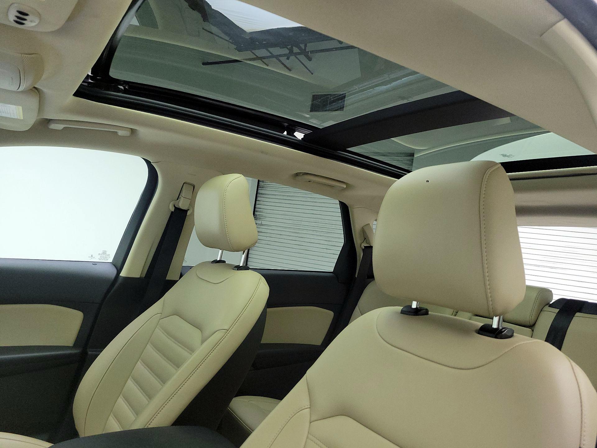 Thumbnail: 2020 Ford Edge - 18