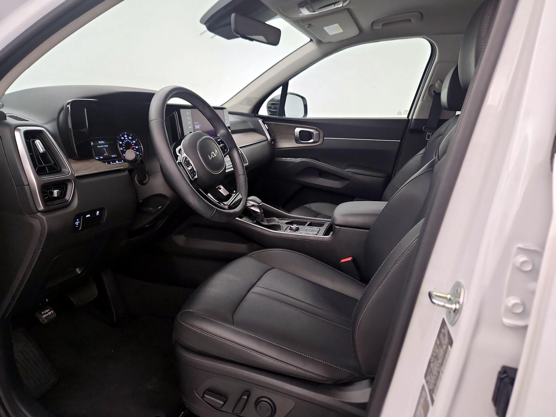 Thumbnail: 2023 Kia Sorento - 11