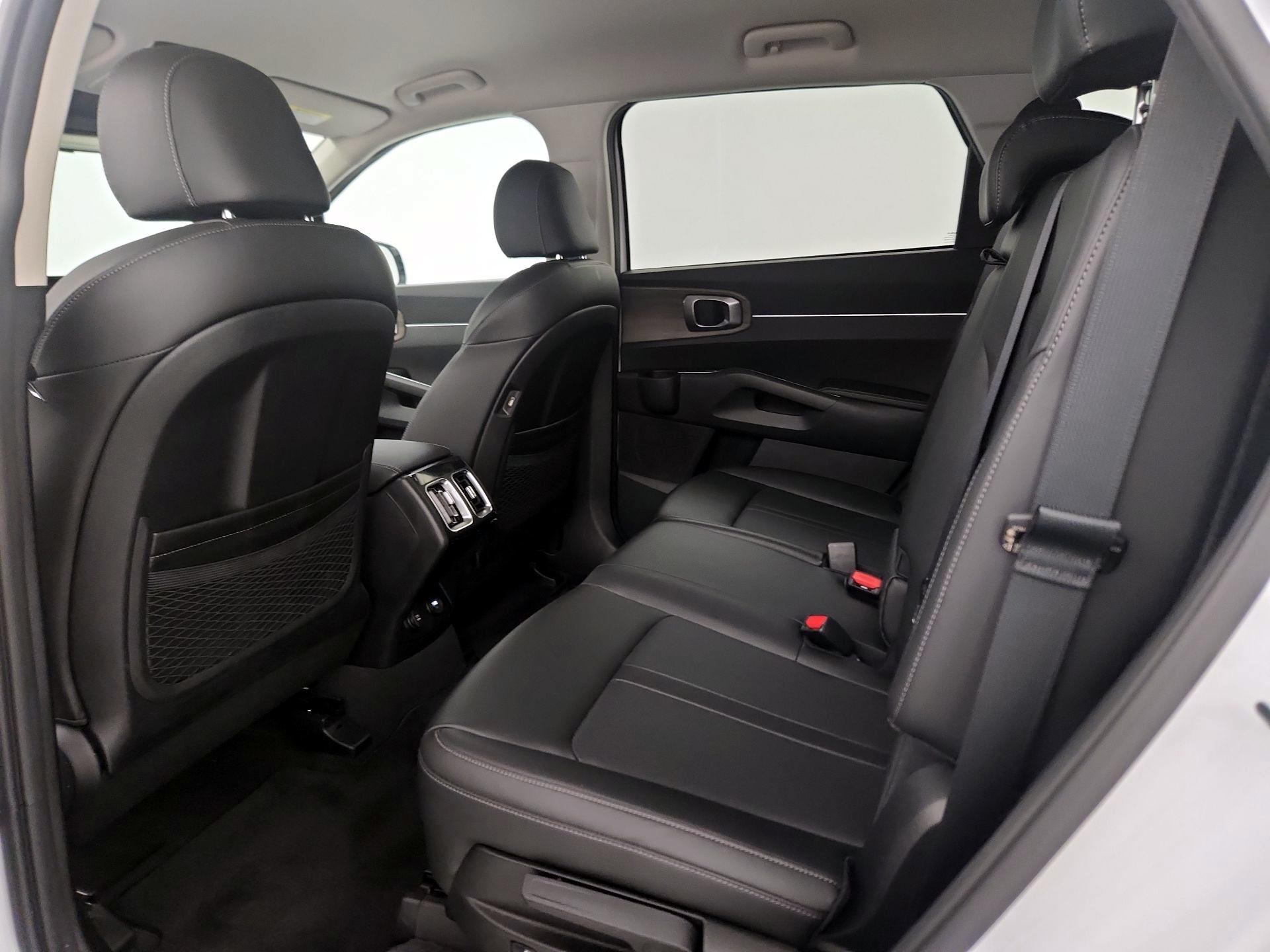 Thumbnail: 2023 Kia Sorento - 19