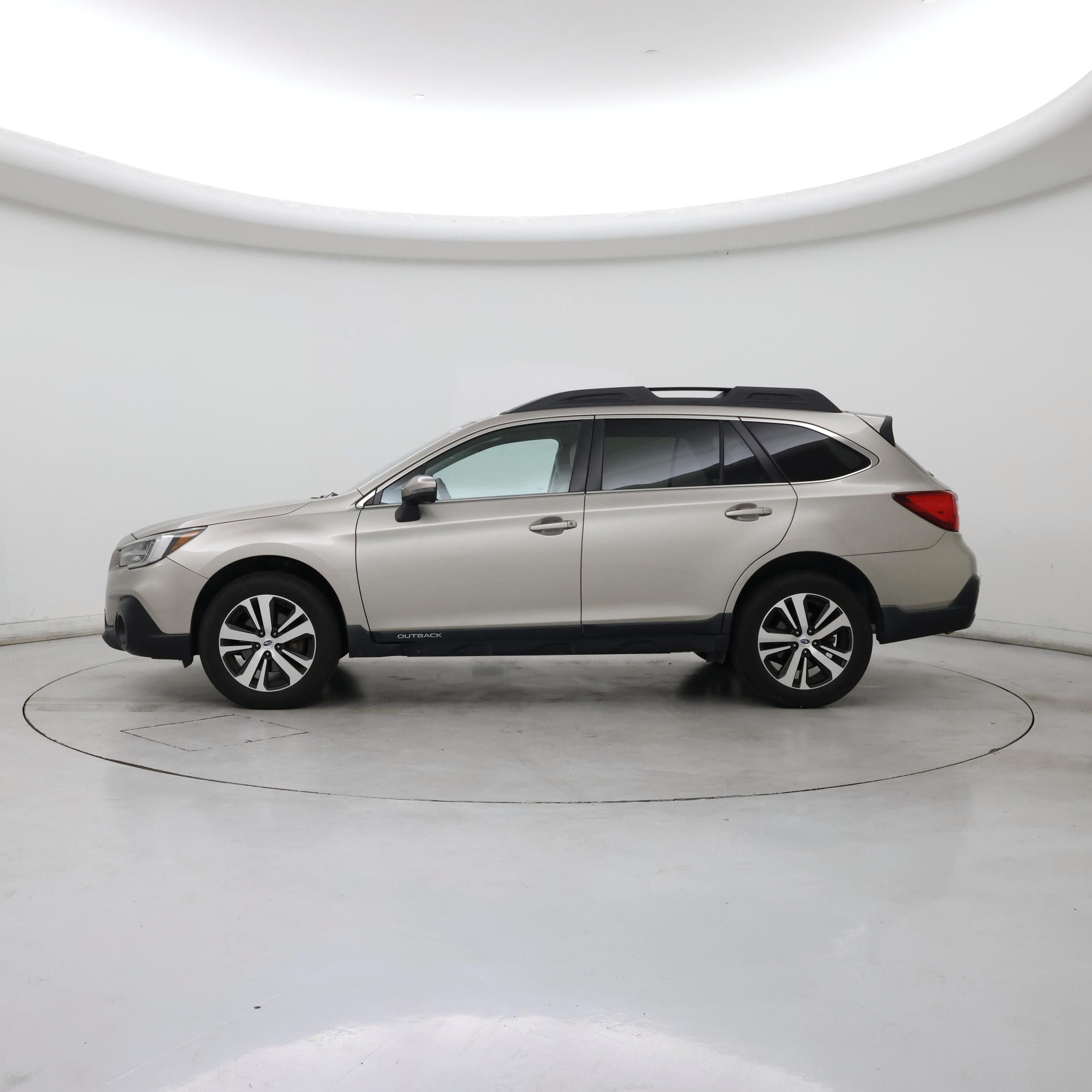 Thumbnail: 2018 Subaru Outback - 3