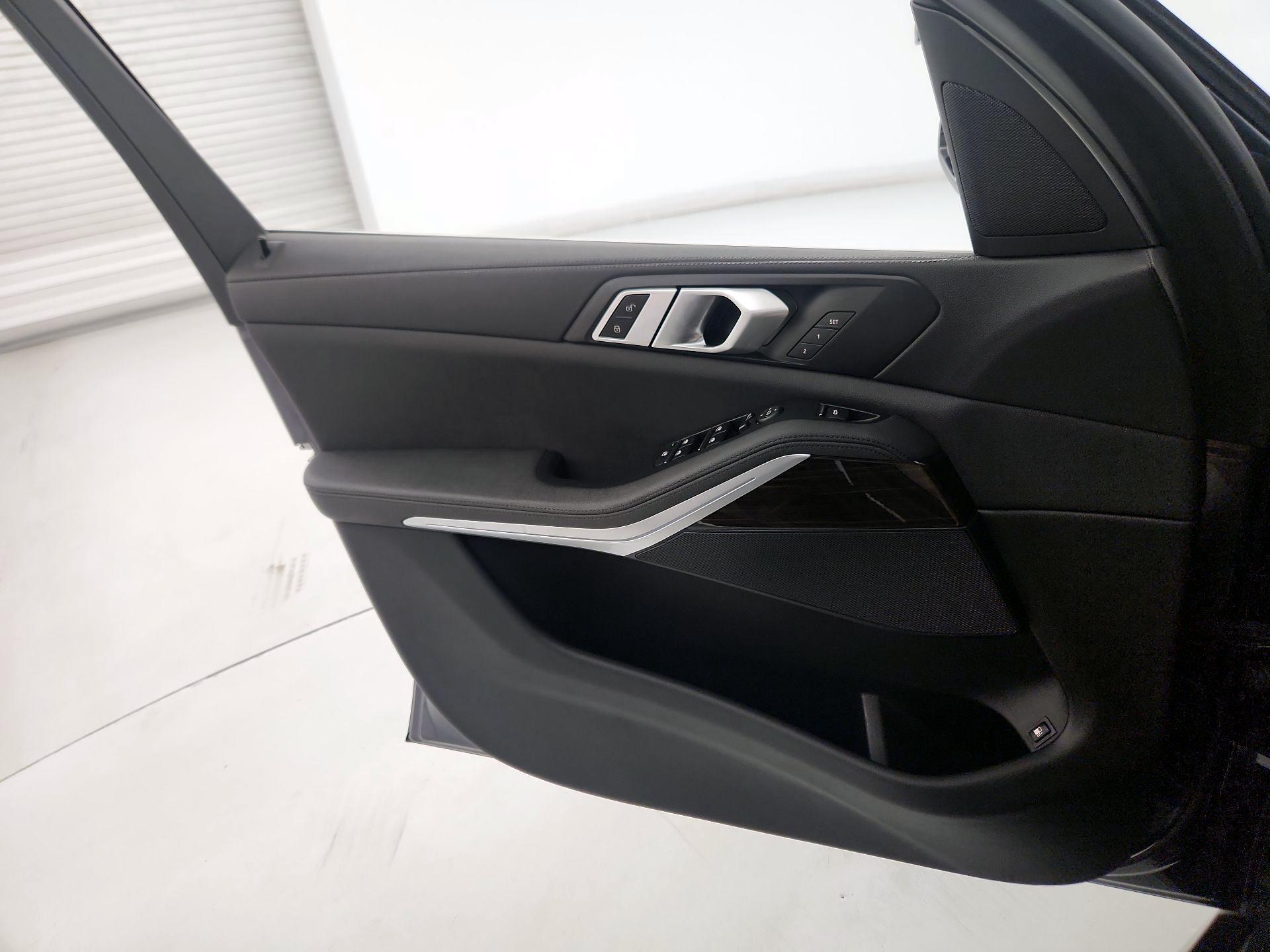 Thumbnail: 2021 BMW X5 - 12