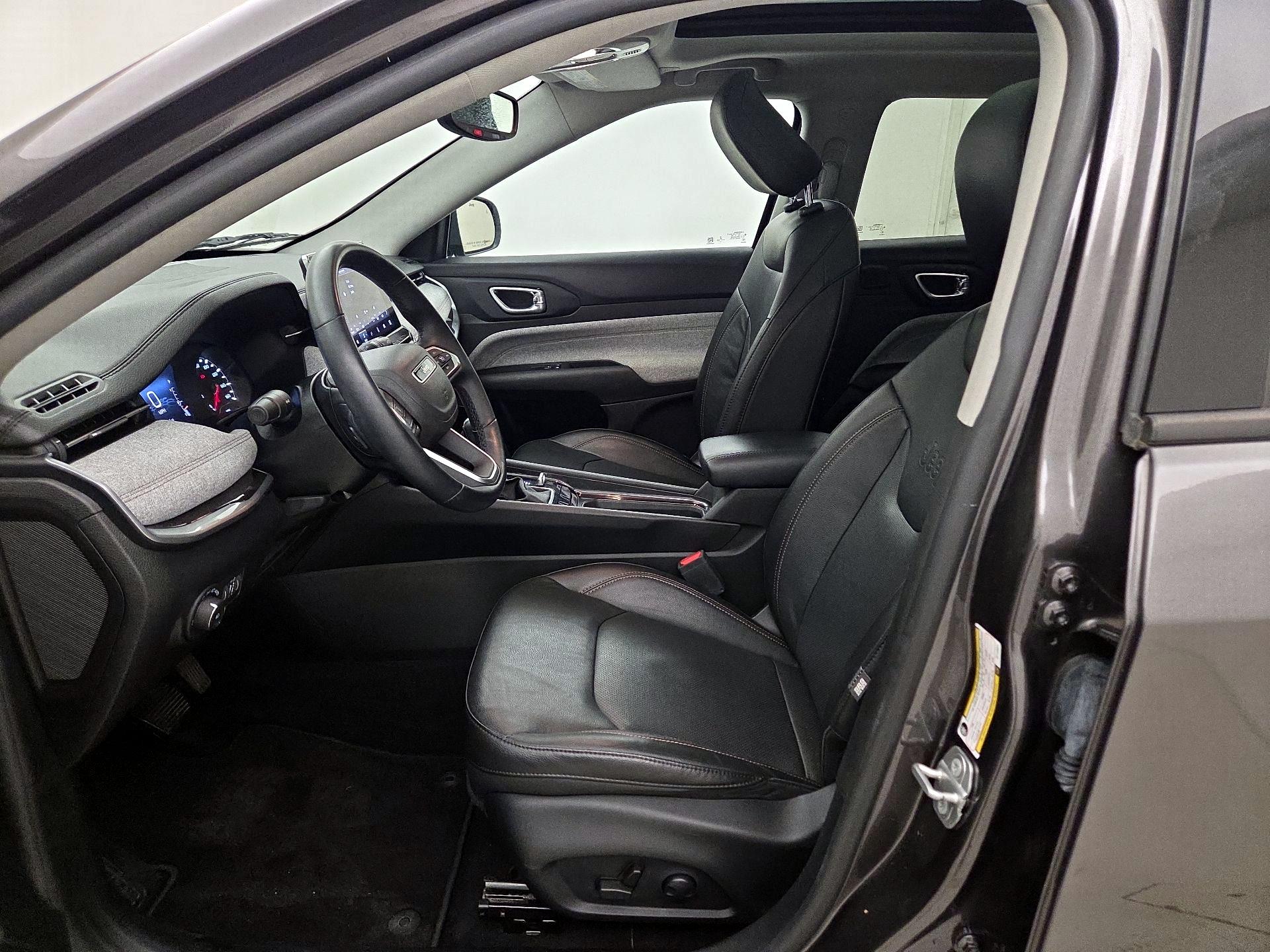 Thumbnail: 2022 Jeep Compass - 11