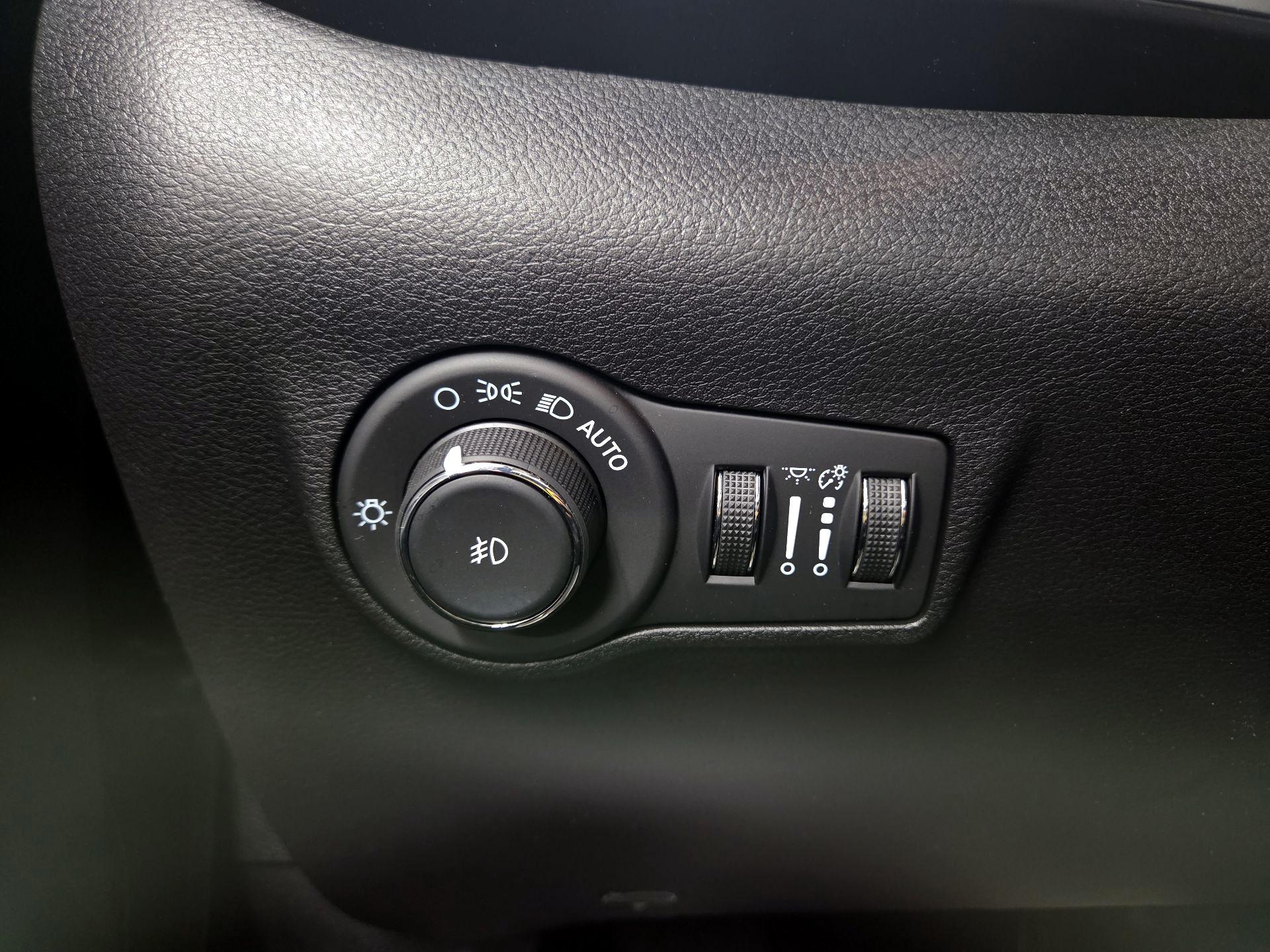 Thumbnail: 2022 Jeep Compass - 13