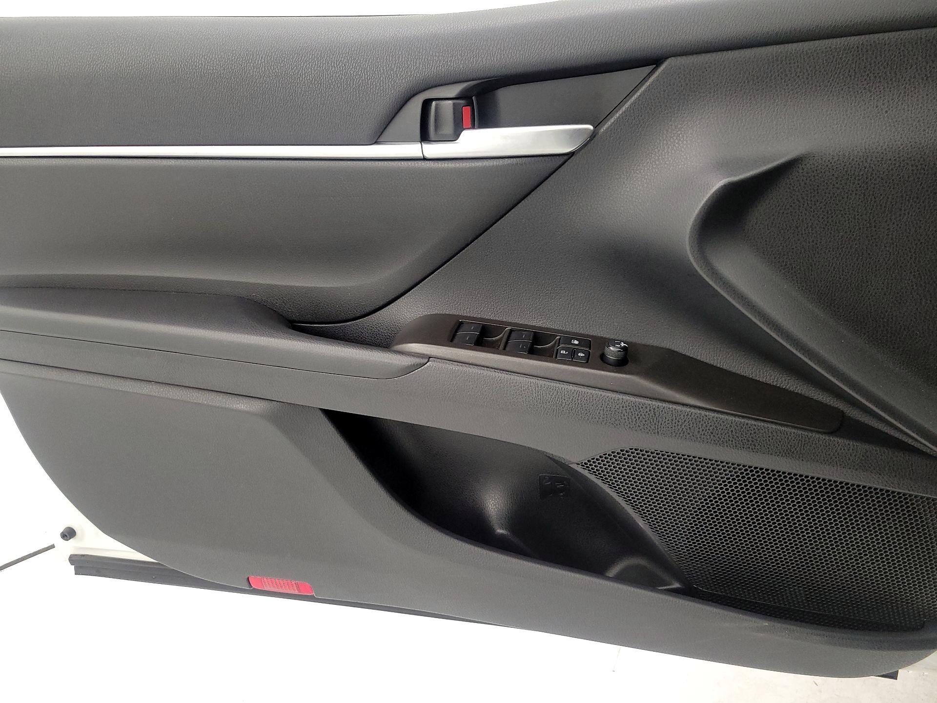 Thumbnail: 2023 Toyota Camry - 12