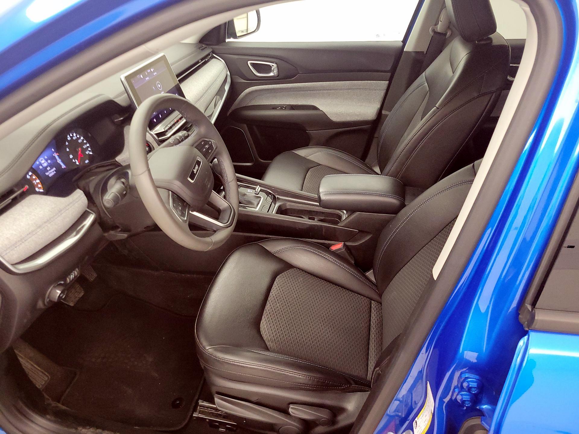 Thumbnail: 2022 Jeep Compass - 11