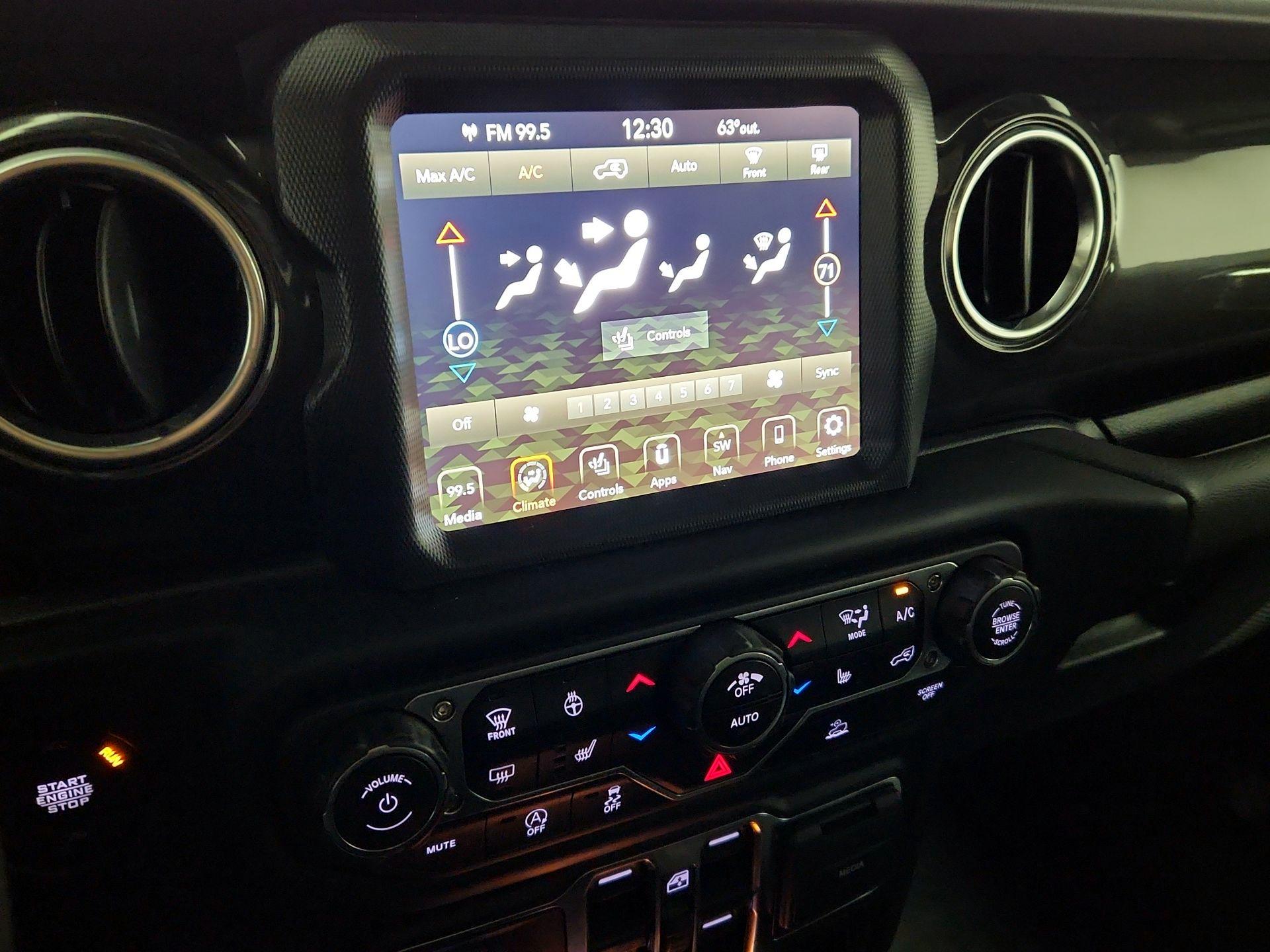 Thumbnail: 2022 Jeep Wrangler - 17