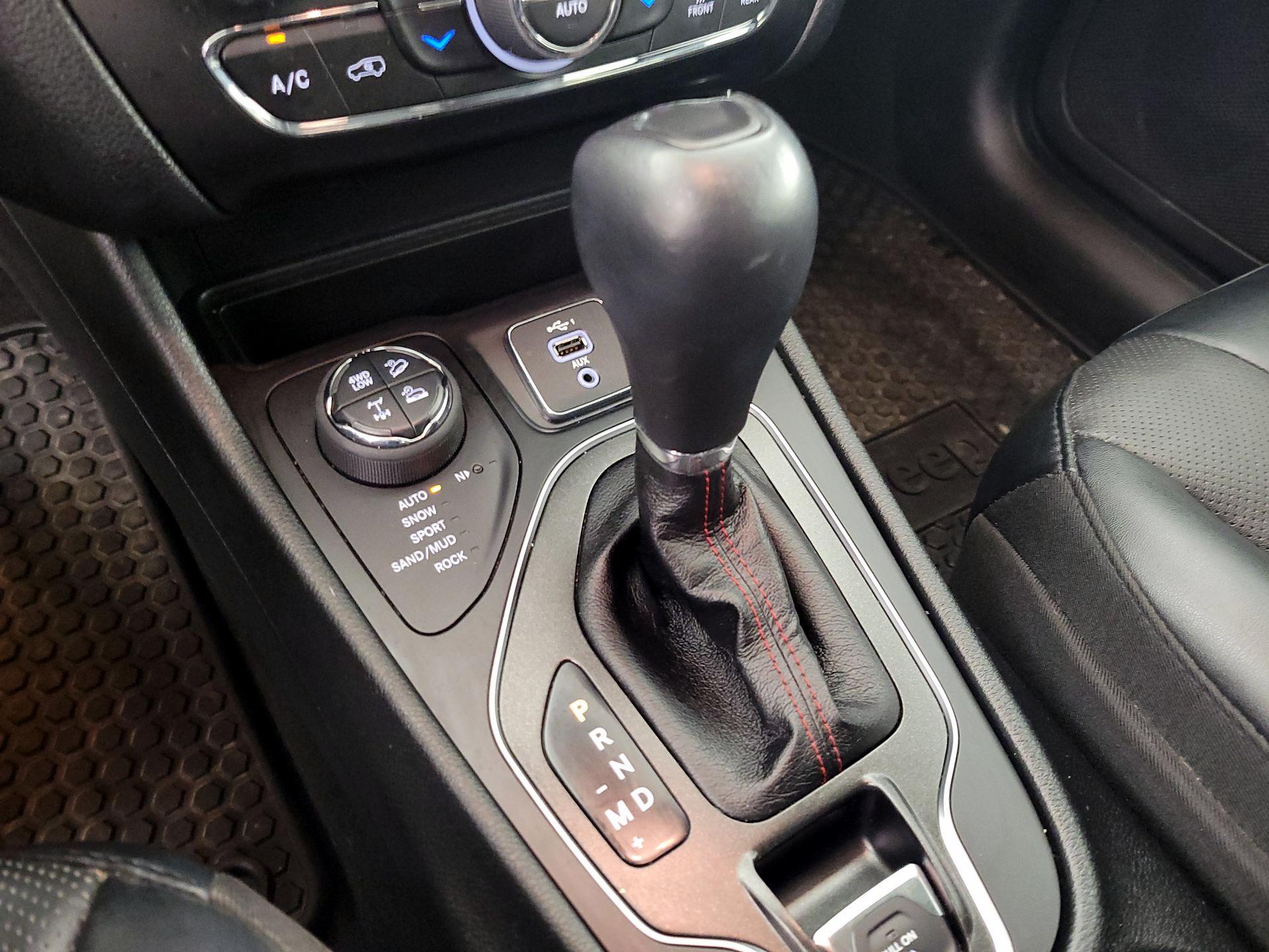 Thumbnail: 2022 Jeep Cherokee - 18