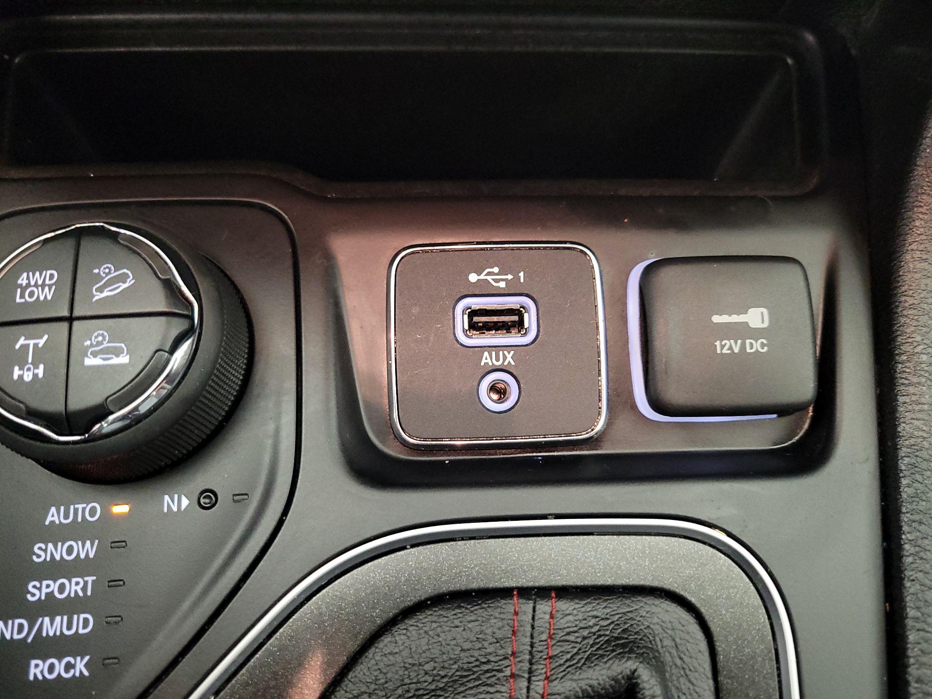 Thumbnail: 2022 Jeep Cherokee - 19