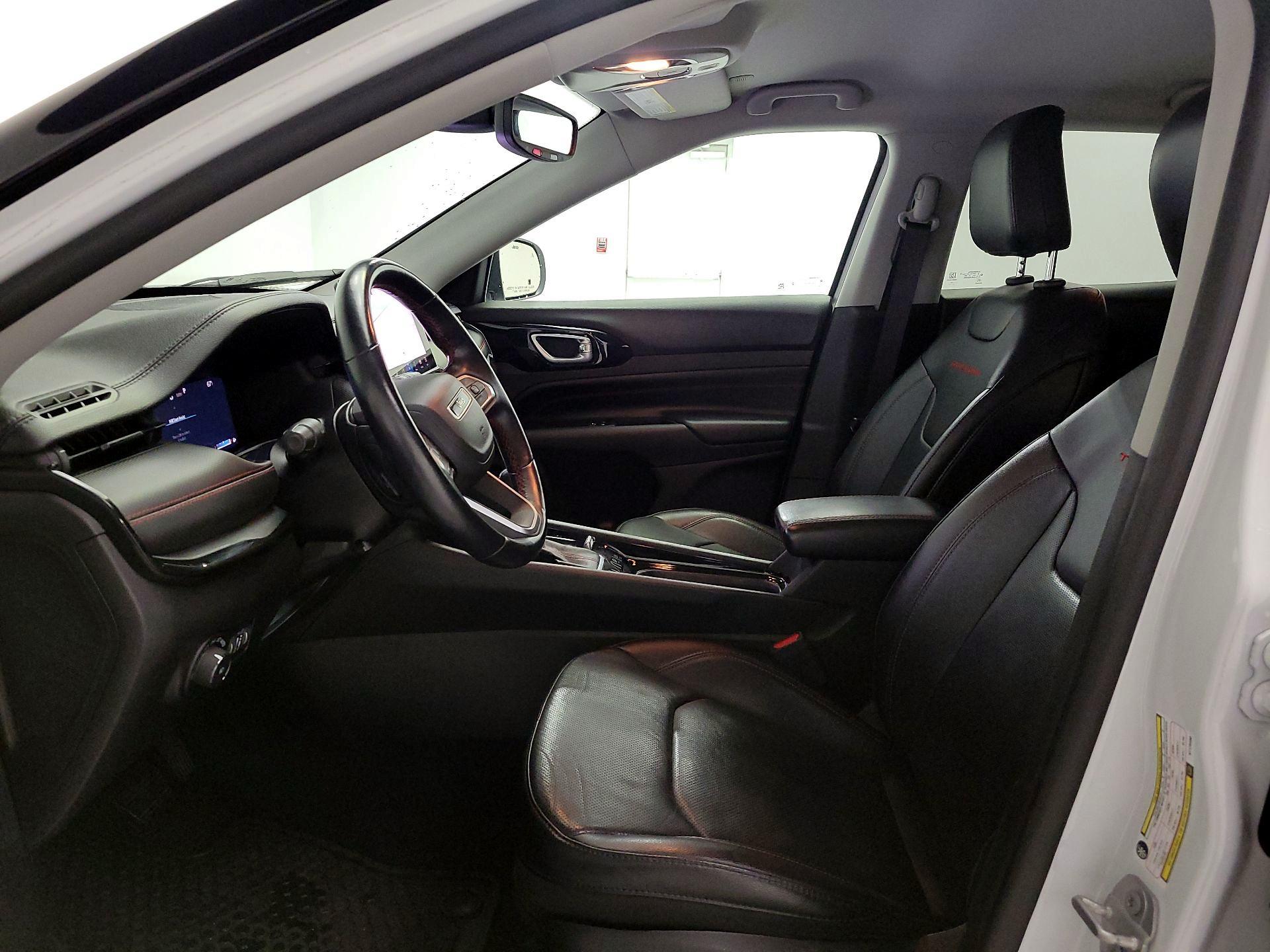 Thumbnail: 2022 Jeep Compass - 11