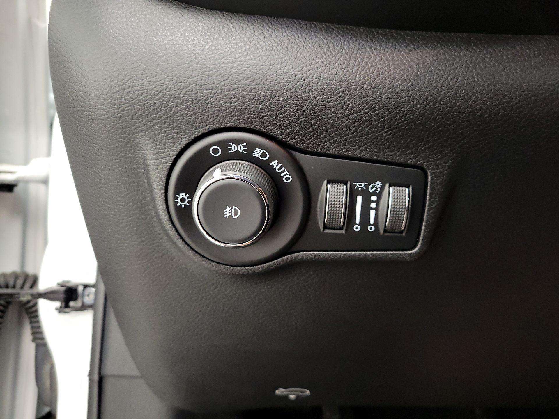 Thumbnail: 2022 Jeep Compass - 13