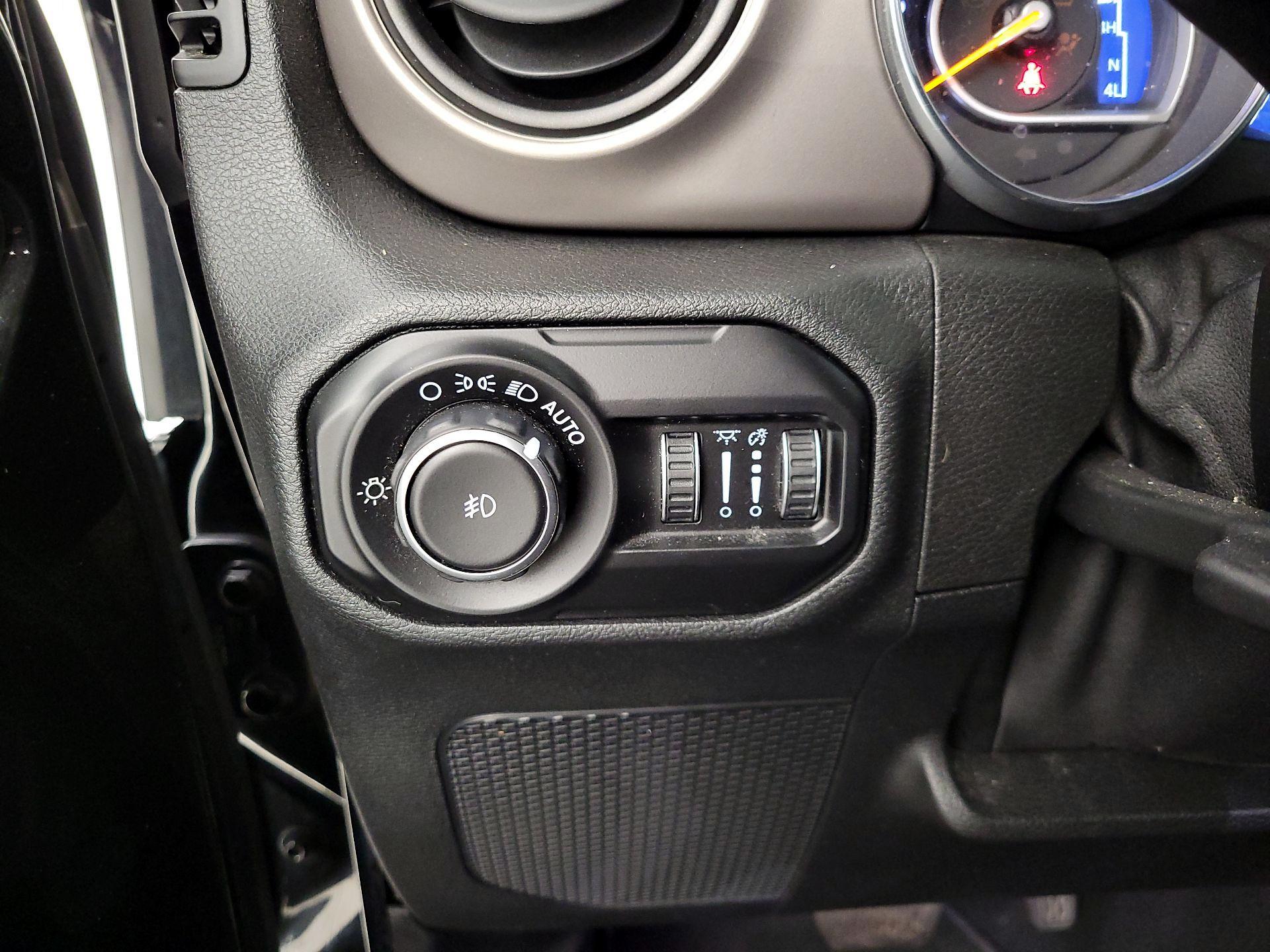 Thumbnail: 2020 Jeep Wrangler - 13