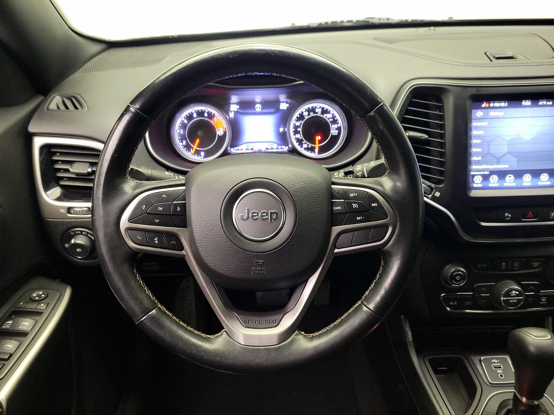 Thumbnail: 2021 Jeep Cherokee - 10