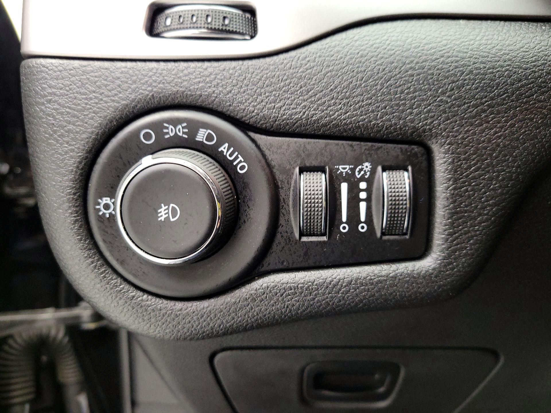 Thumbnail: 2021 Jeep Cherokee - 13