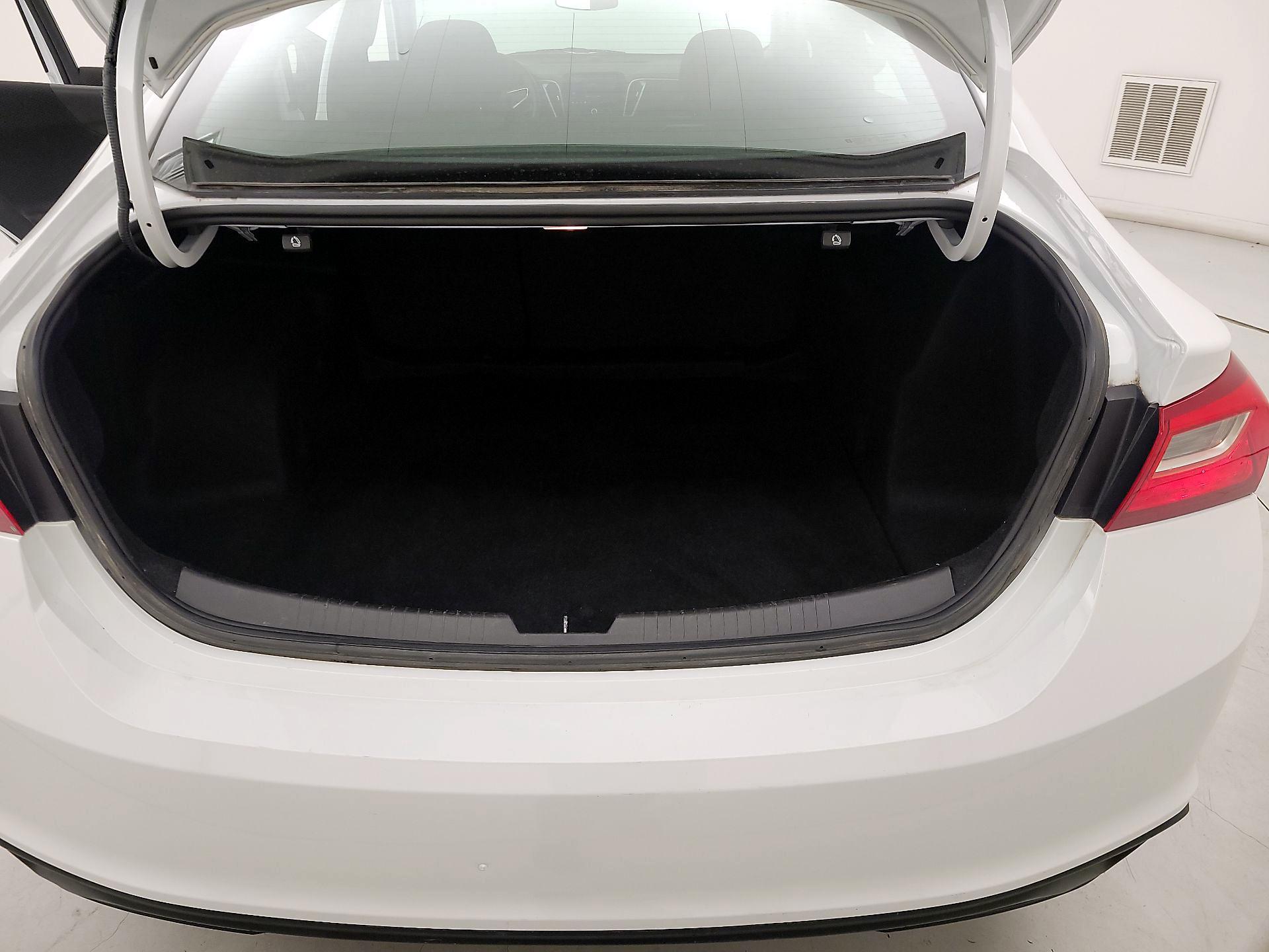 Thumbnail: 2023 Chevrolet Malibu - 20