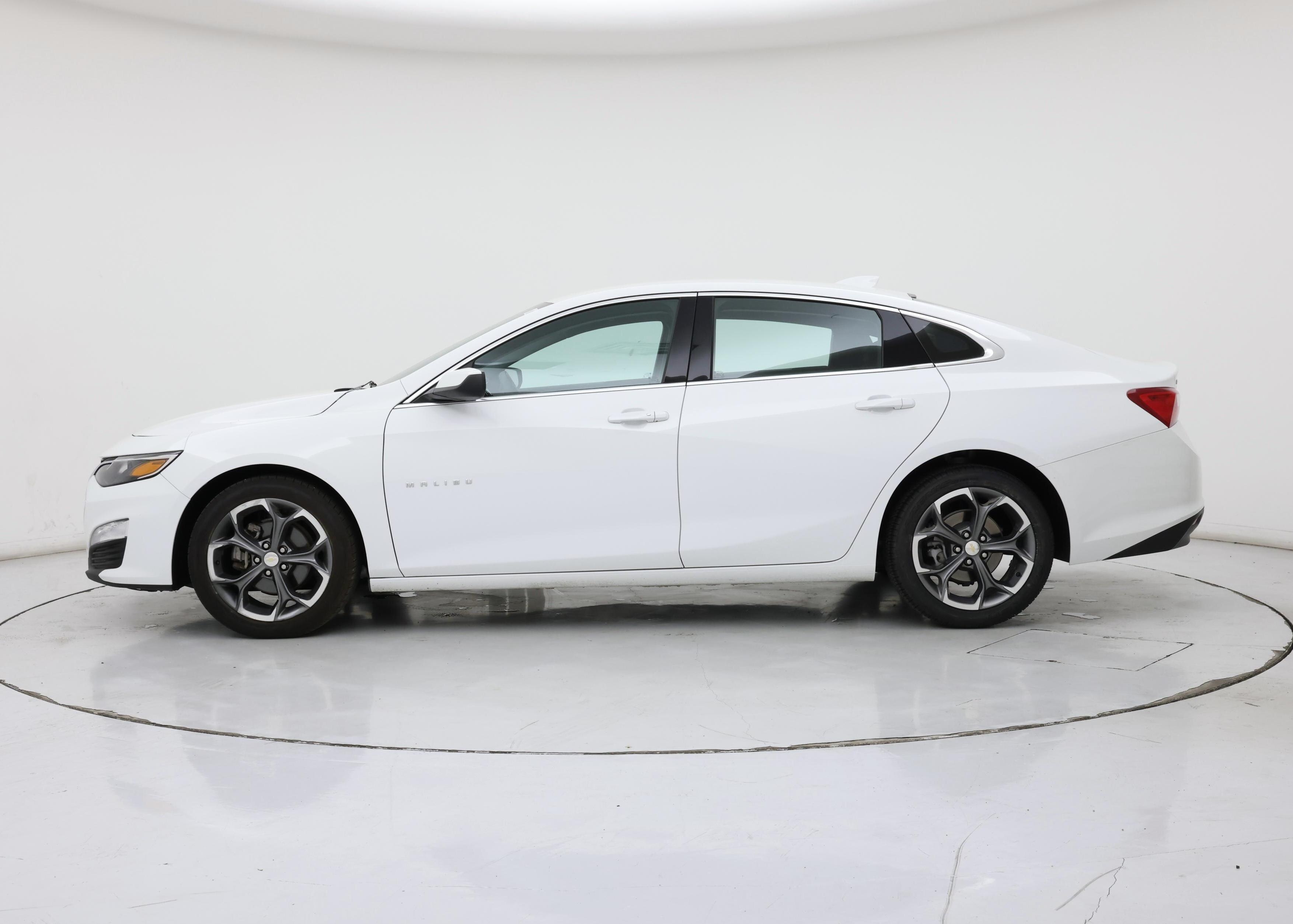 Thumbnail: 2023 Chevrolet Malibu - 3