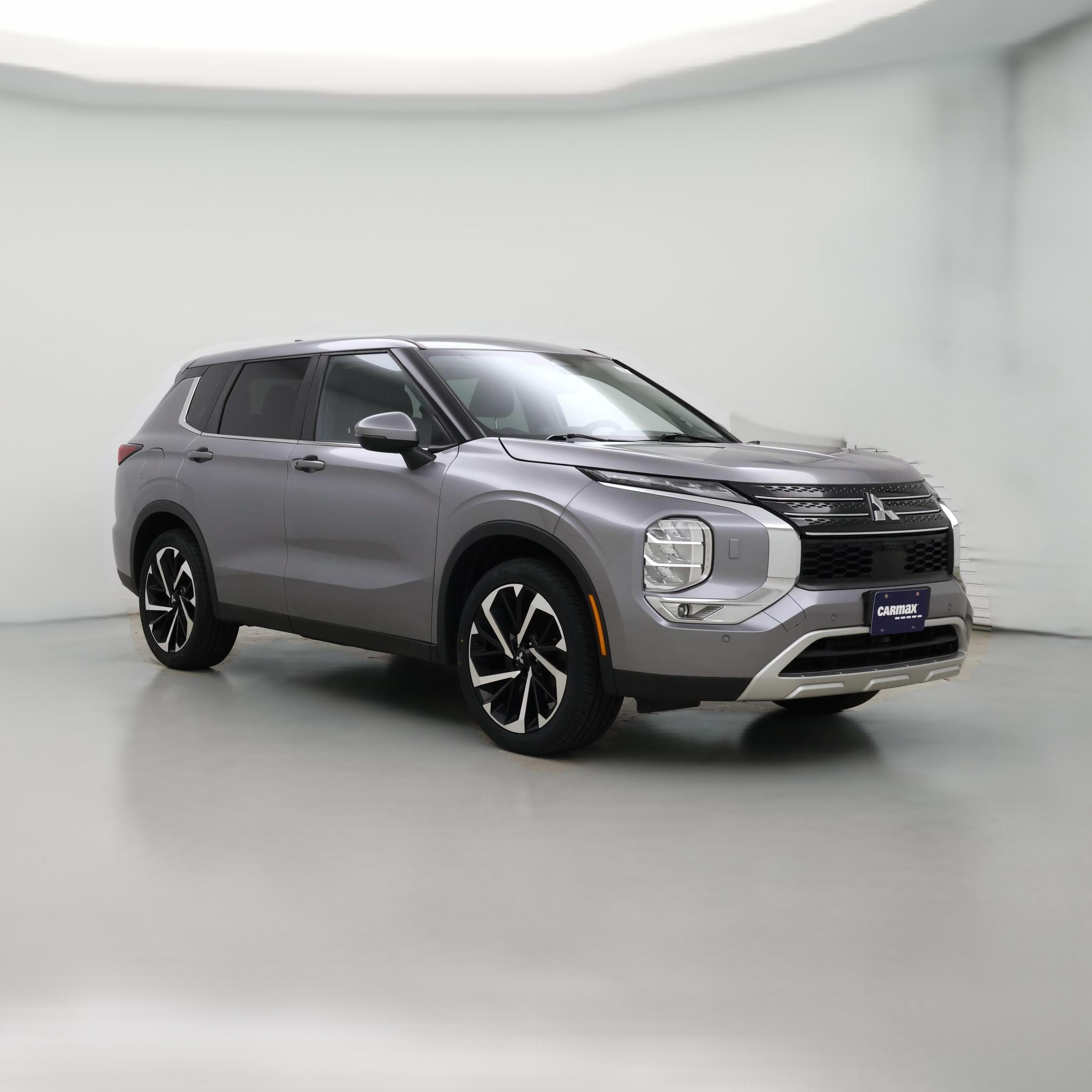 Thumbnail: 2022 Mitsubishi Outlander - 1