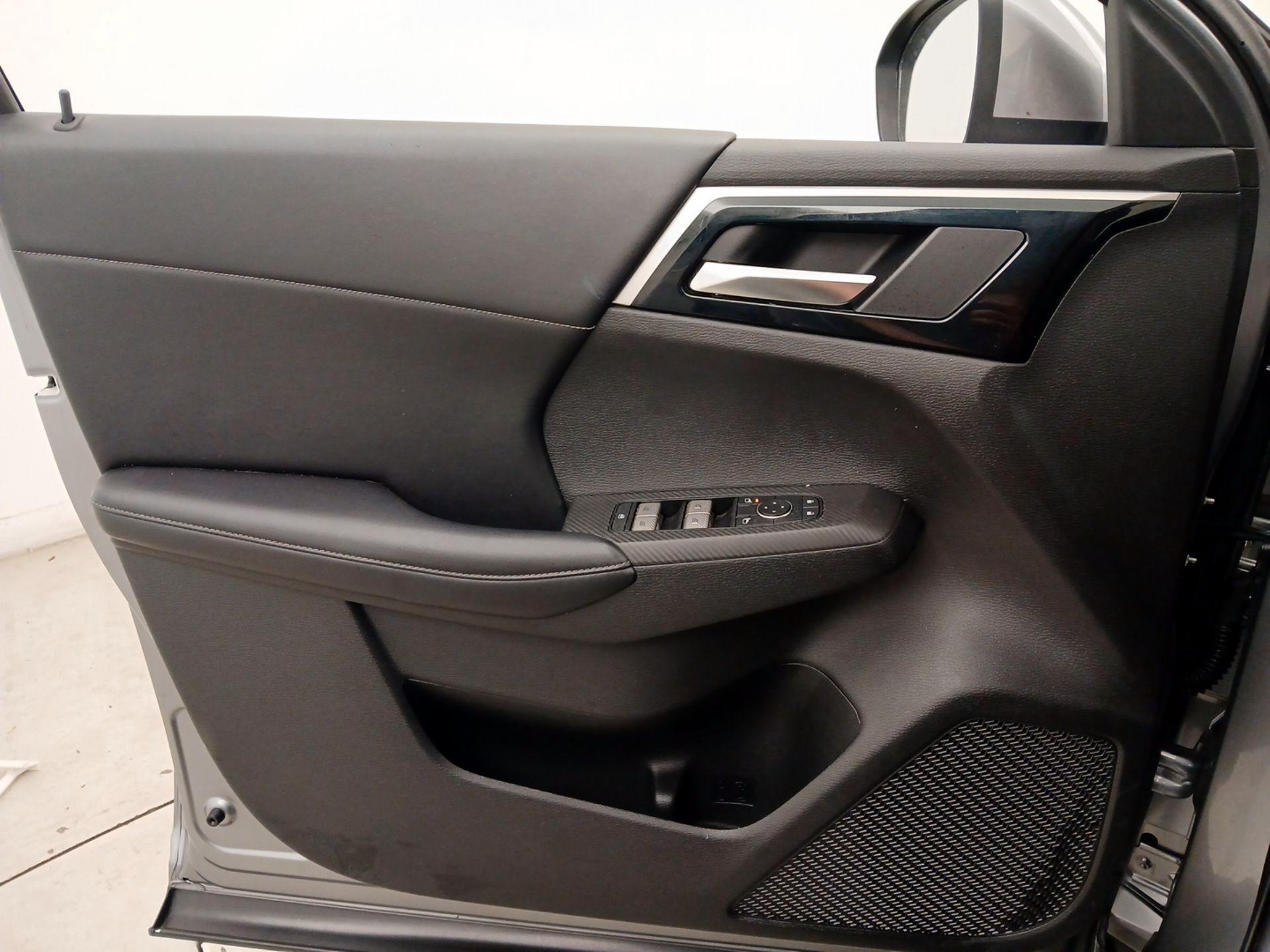 Thumbnail: 2022 Mitsubishi Outlander - 12