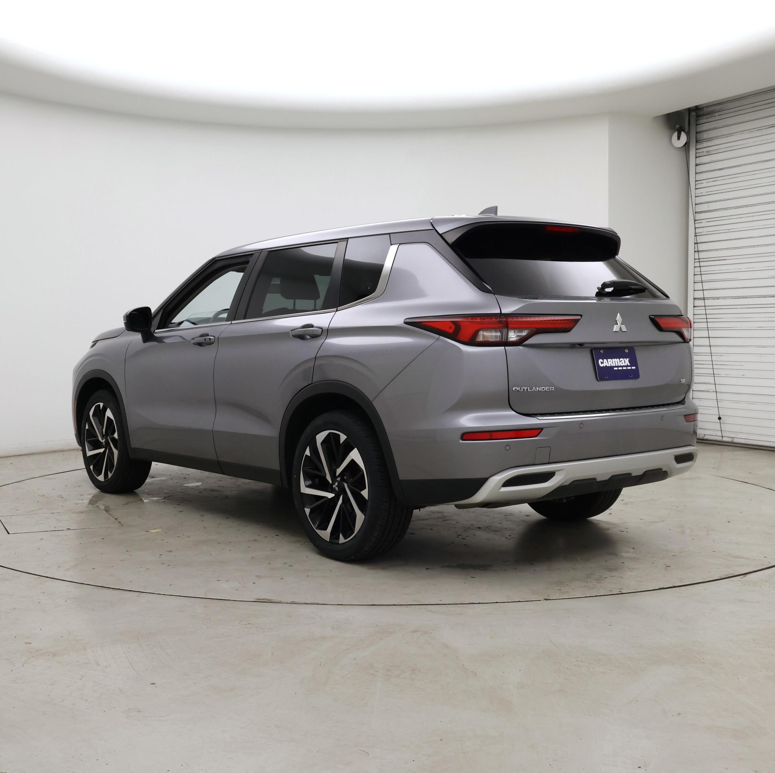 Thumbnail: 2022 Mitsubishi Outlander - 2