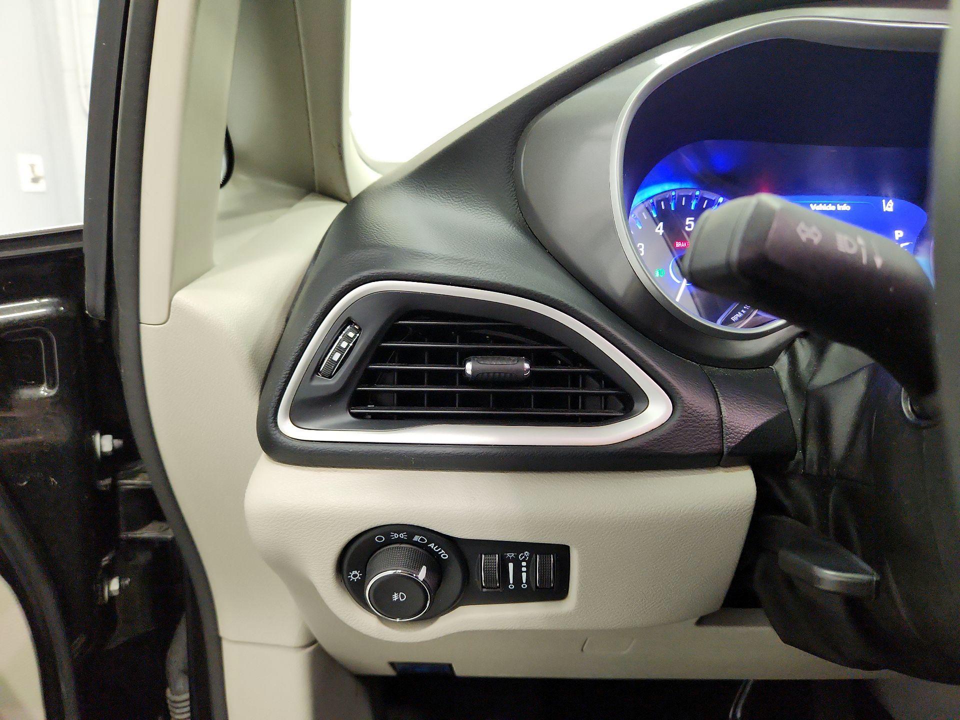 Thumbnail: 2023 Chrysler Pacifica - 13
