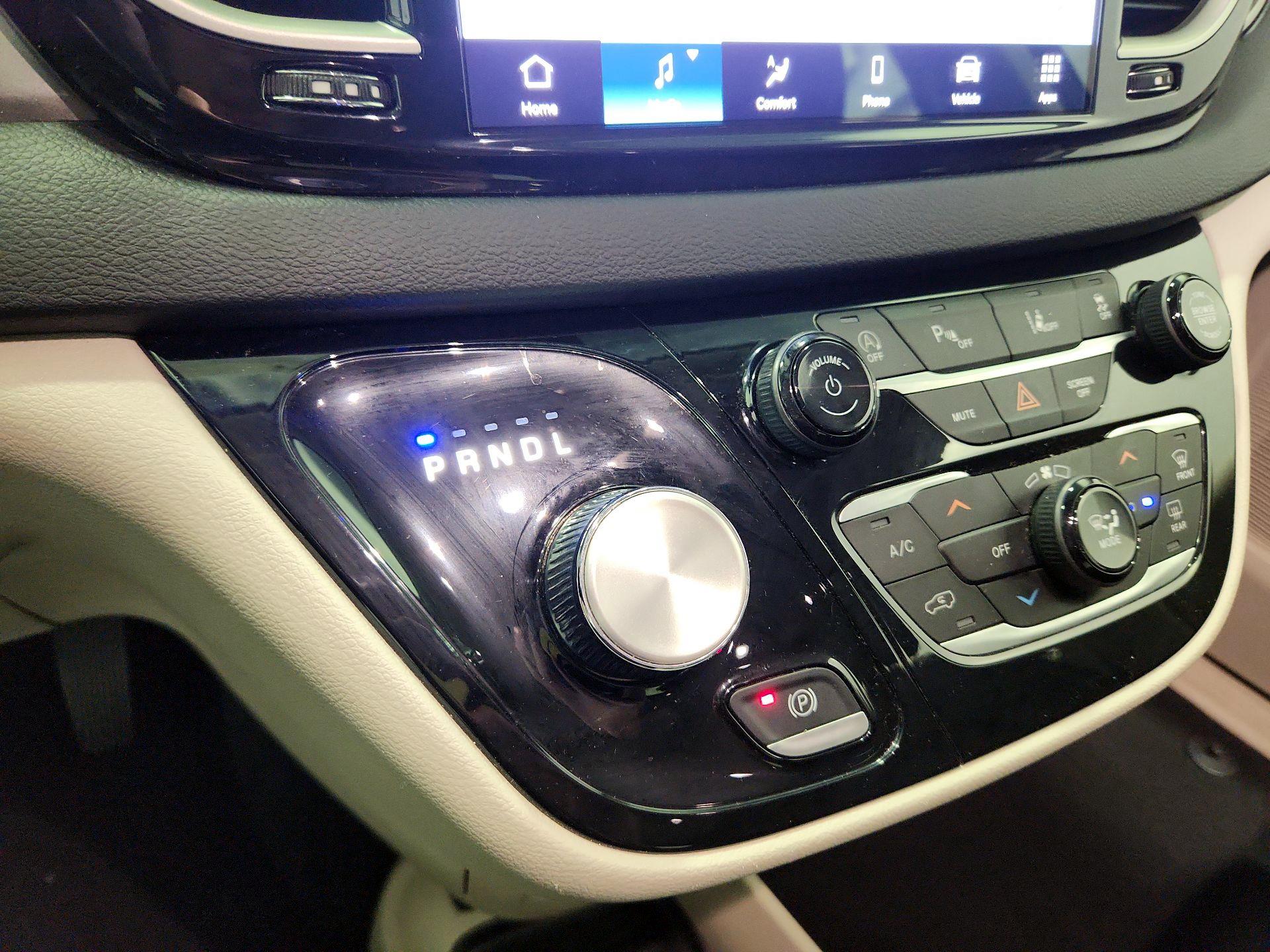 Thumbnail: 2023 Chrysler Pacifica - 17
