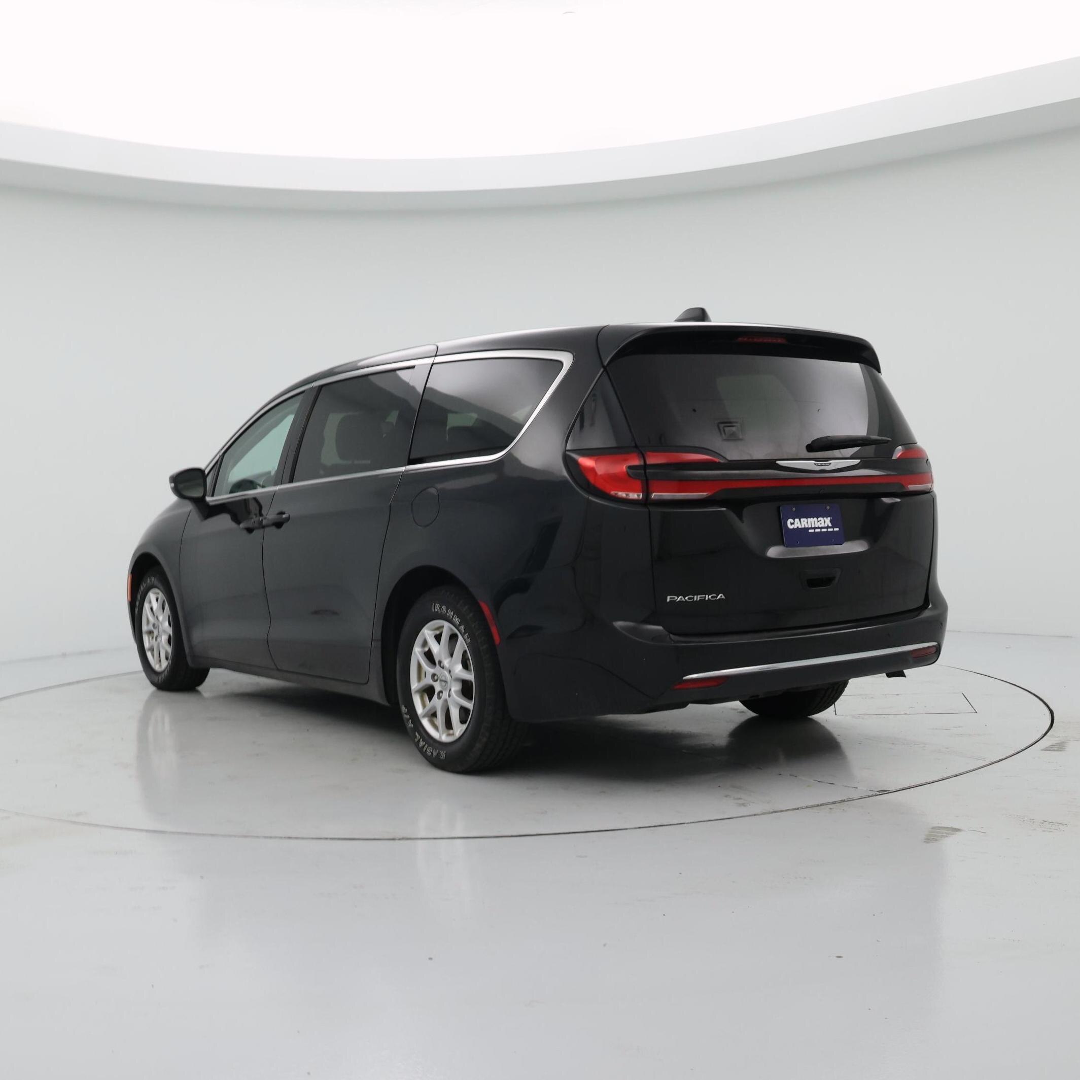 Thumbnail: 2023 Chrysler Pacifica - 2