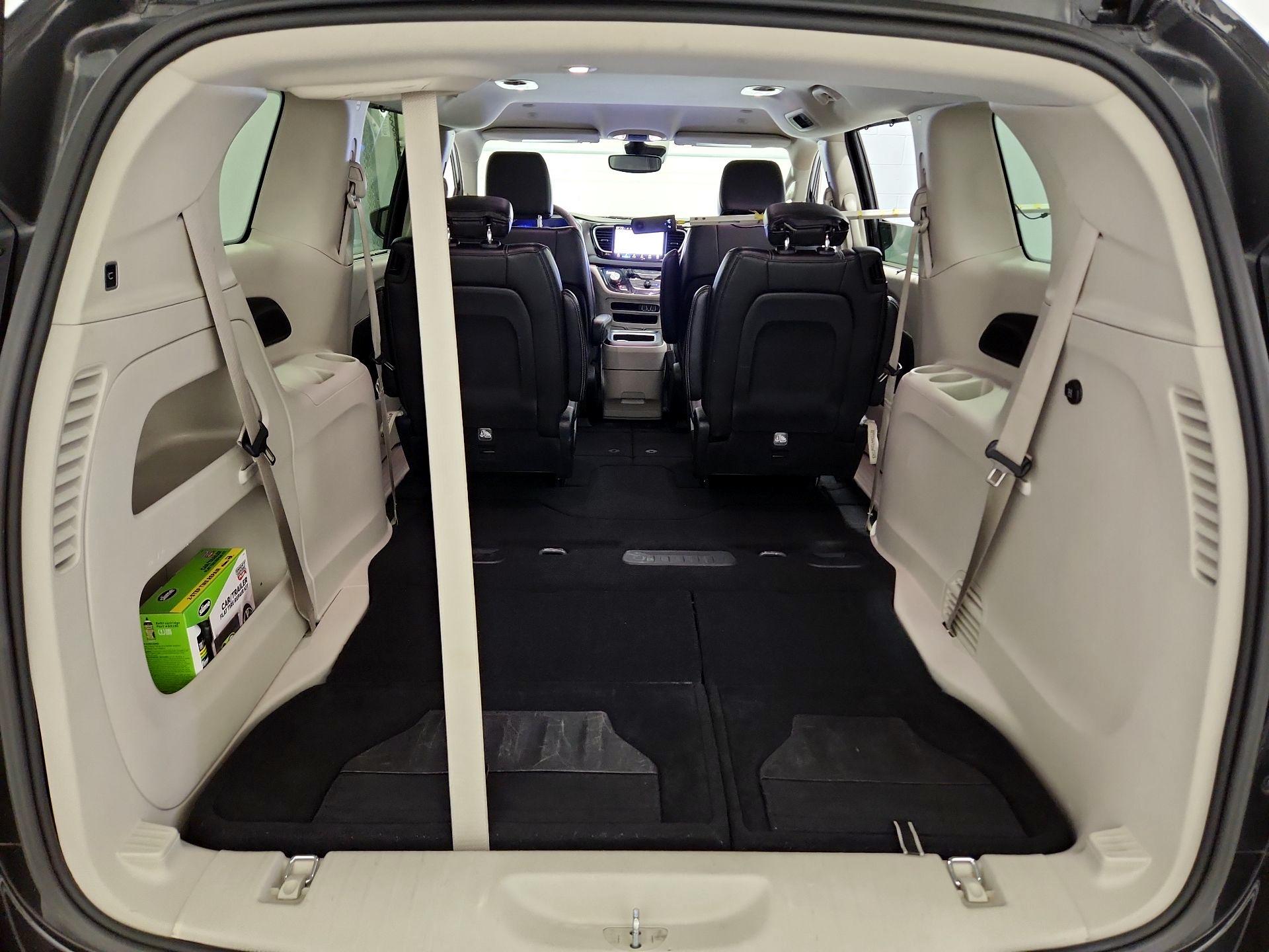 Thumbnail: 2023 Chrysler Pacifica - 20