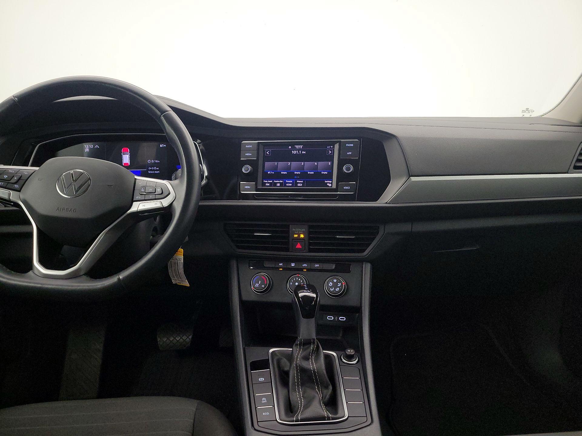 Thumbnail: 2024 Volkswagen Jetta - 9