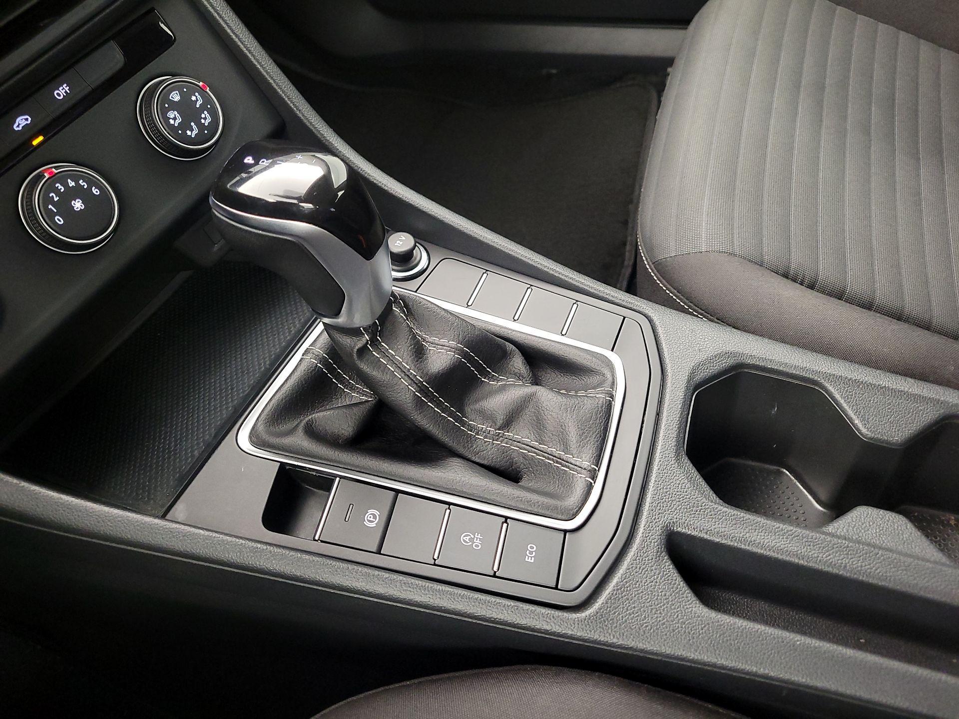 Thumbnail: 2024 Volkswagen Jetta - 17